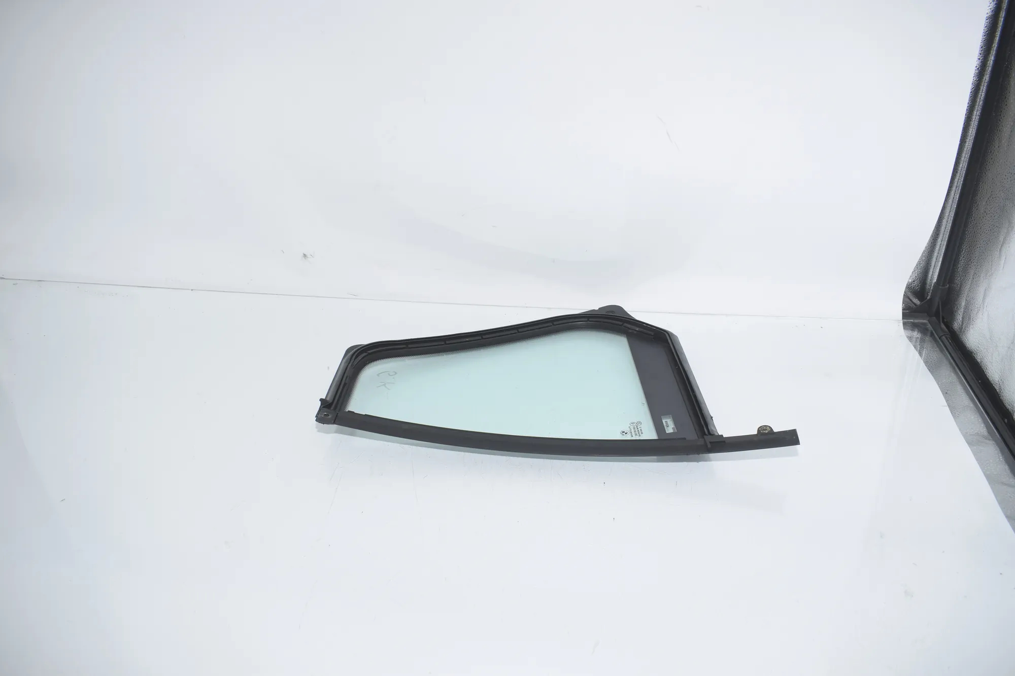 Rear Left Quarter Window – OEM 7311249 · BMW 5 Touring (F11) 530 d xDrive 2012 – 3