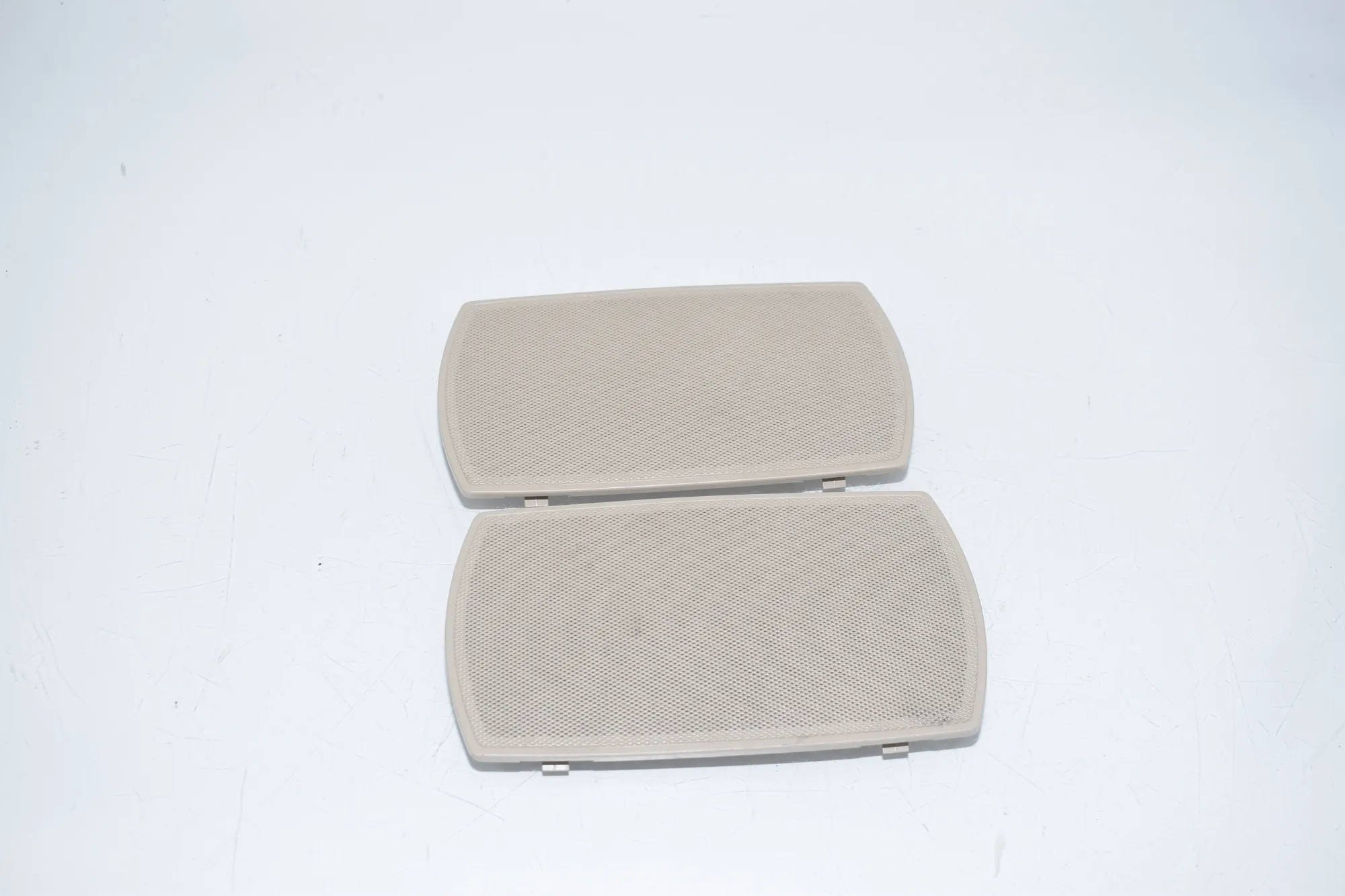 Loudspeaker Cover – OEM 7115656 · BMW 5 Touring (F11) 530 d xDrive 2012 – 3