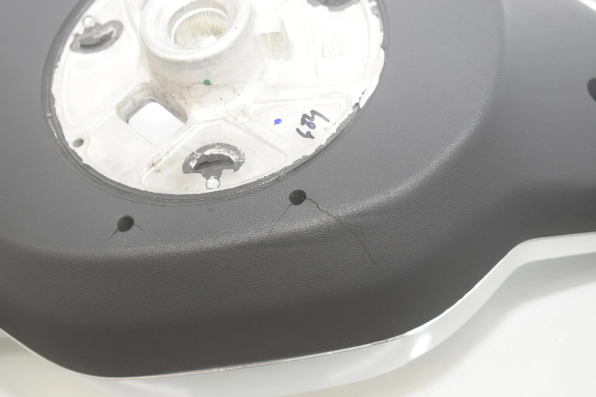 Steering Wheel – OEM 5B3A9B9 · BMW i4 (G26) BMW i4 (G26) eDrive35 2022 – 2