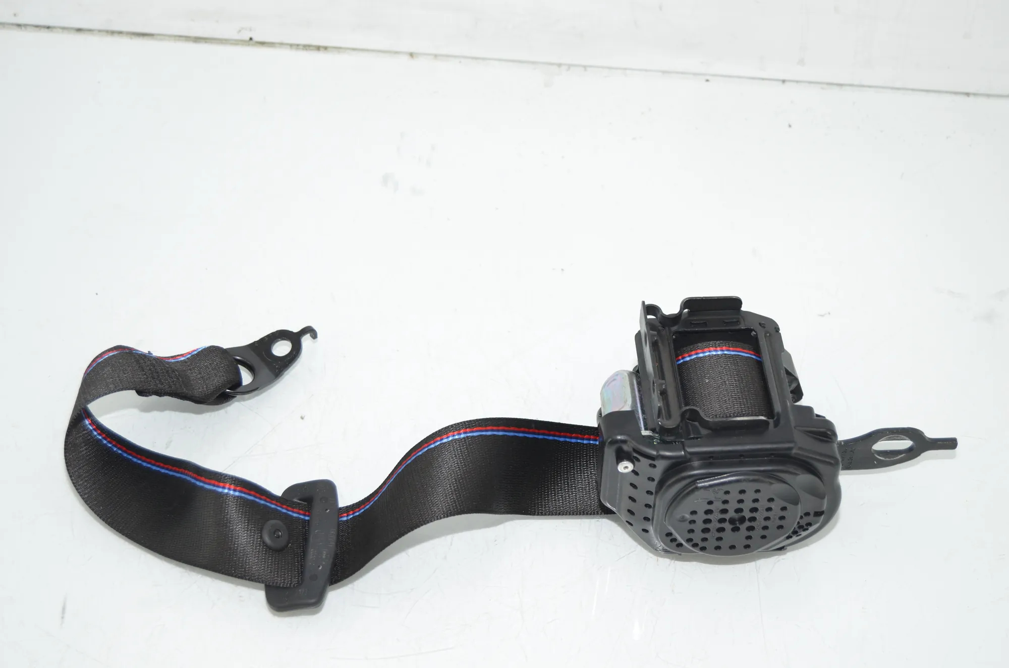 Rear Left Seatbelt – OEM 8092485 · BMW 5 (G30) (2016 - -) M 550 d xDrive 2020 – 2