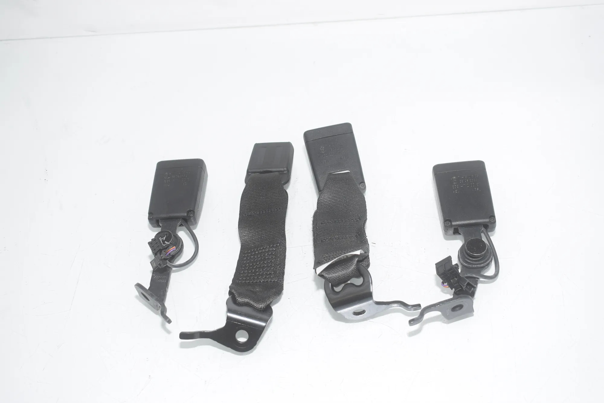 Rear Right Seat Buckle – OEM 7475018 · BMW 5 (G30) (2016 - -) M 550 d xDrive 2020