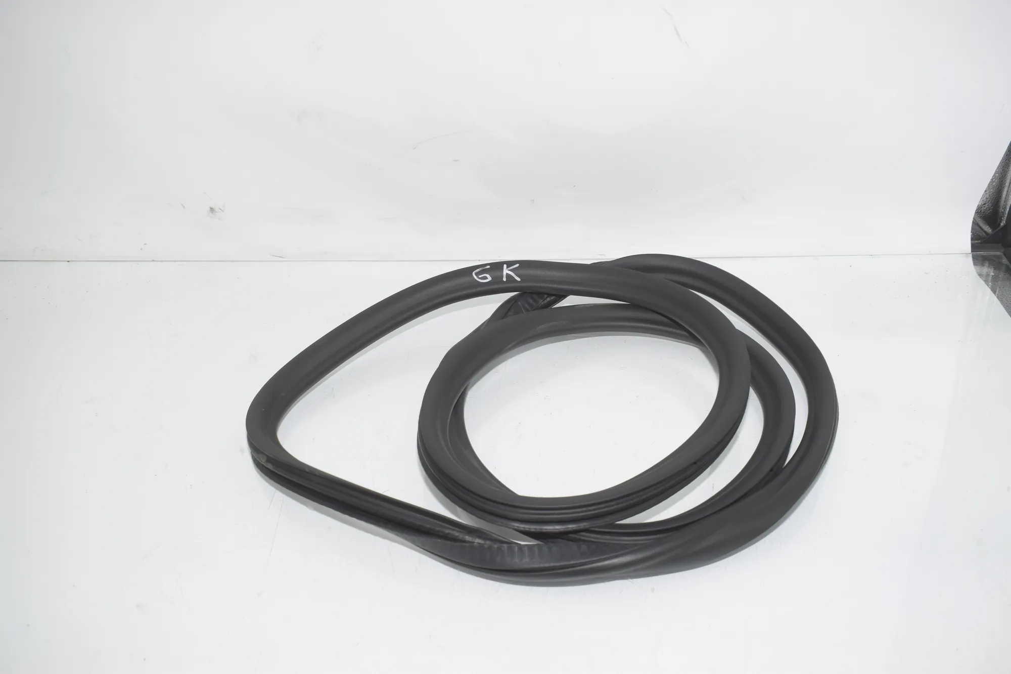 Rear Left Door Seal Rubber – OEM 7468732 · BMW 5 (G30) (2016 - -) M 550 d xDrive 2020