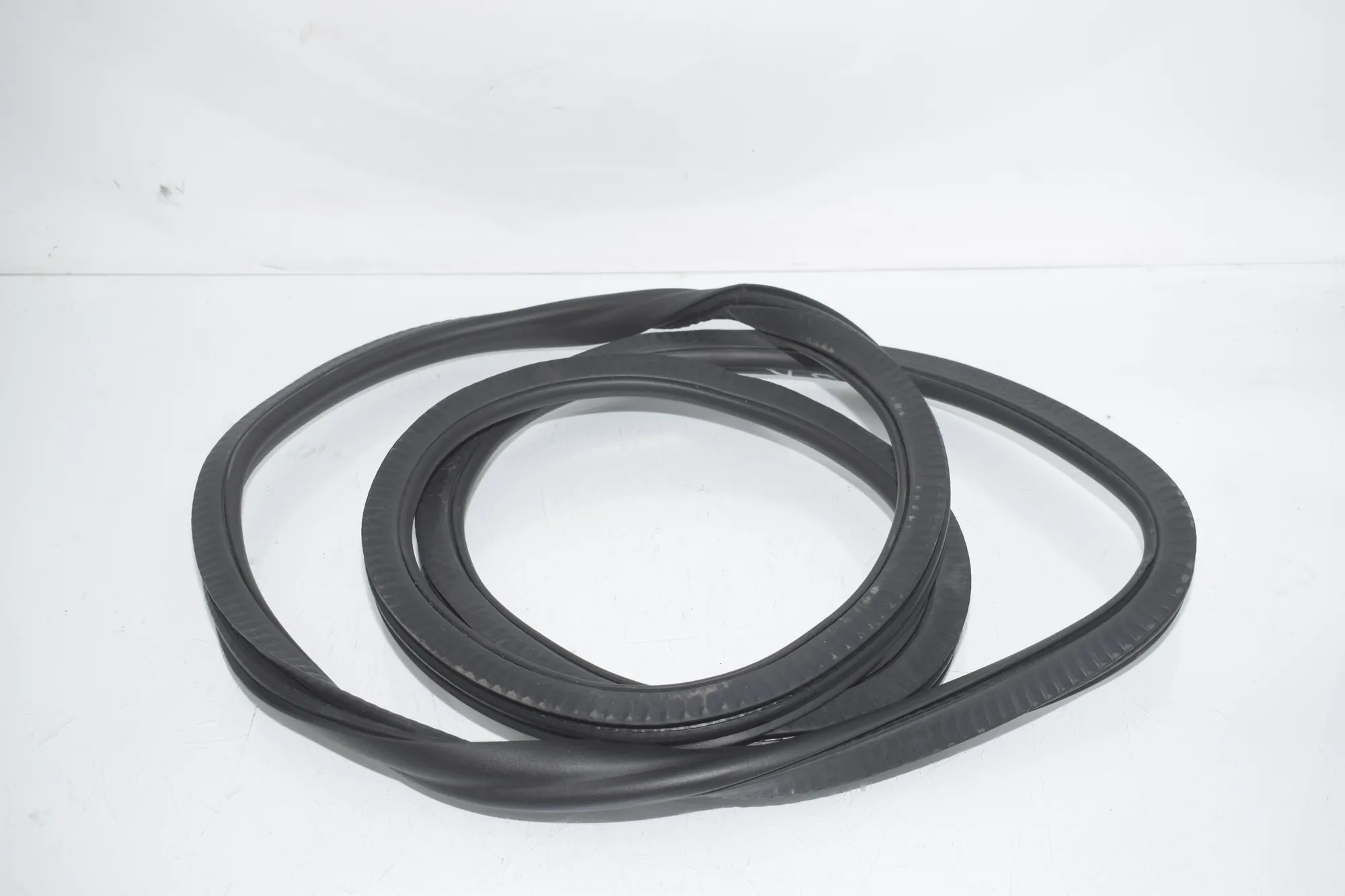 Rear Left Door Seal Rubber – OEM 7468732 · BMW 5 (G30) (2016 - -) M 550 d xDrive 2020 – 2