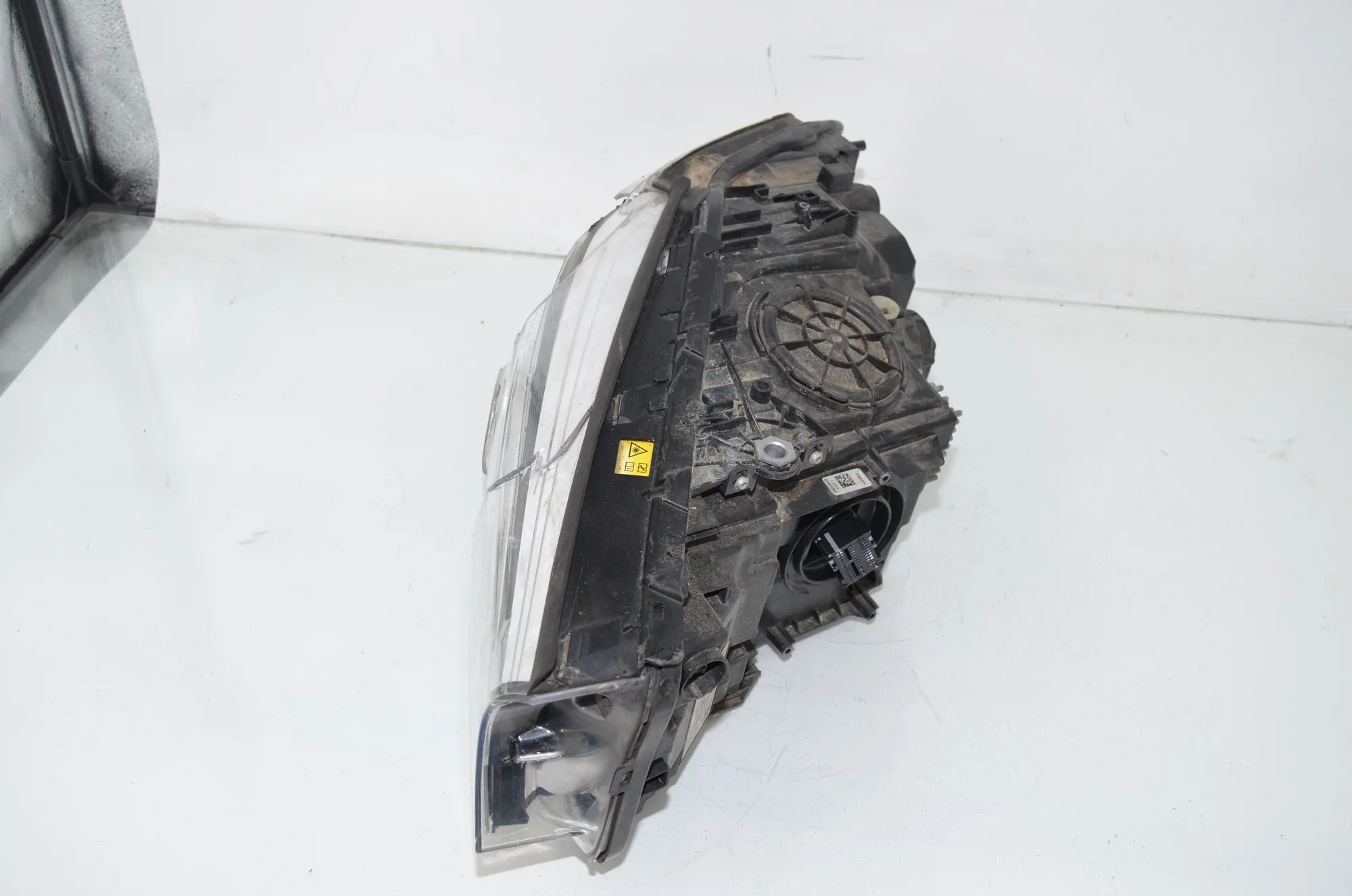Front Right Headlight – OEM 9879480 · BMW 5 (G30) (2016 - -) M 550 d xDrive 2020 – 2