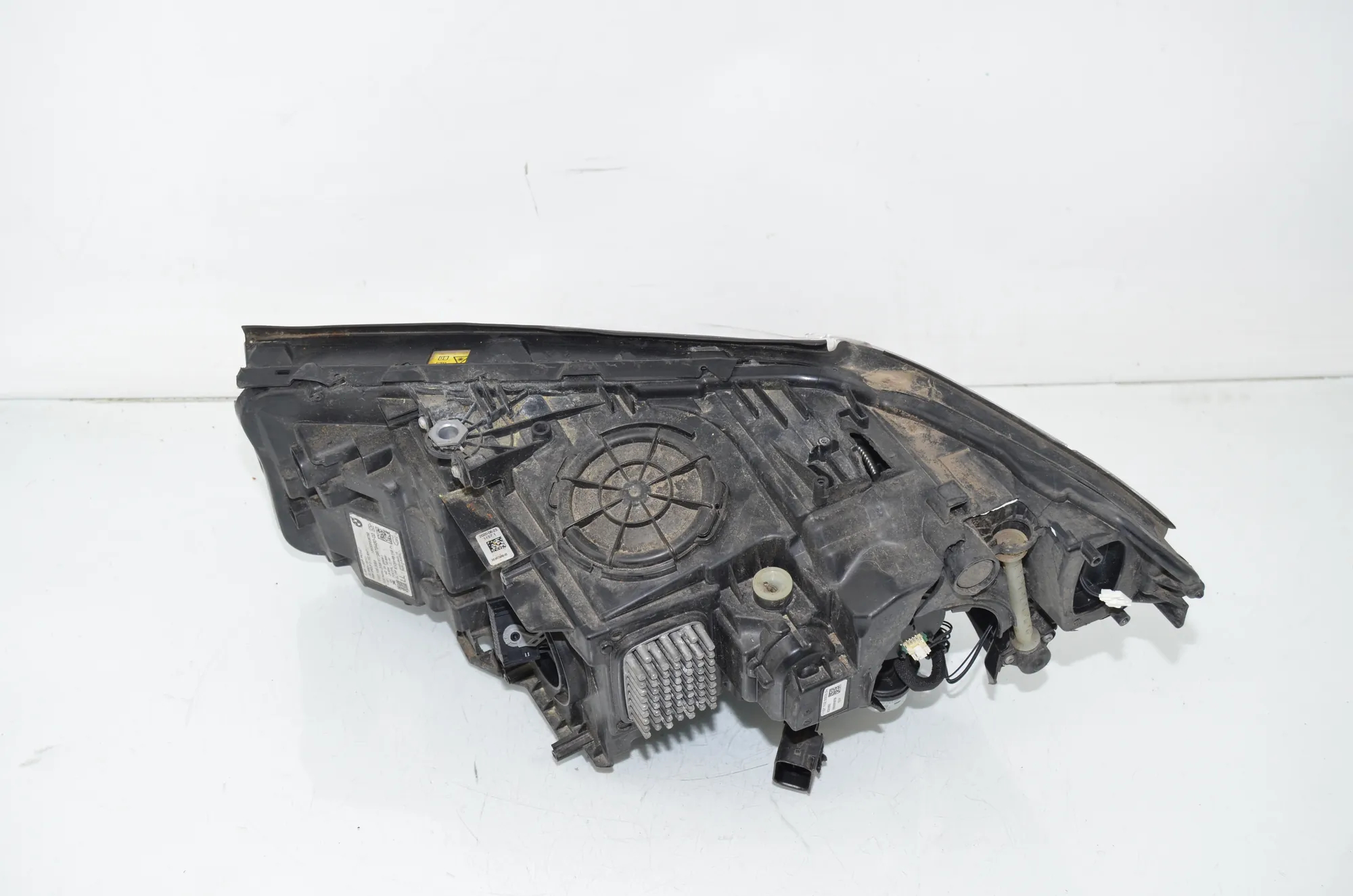 Front Right Headlight – OEM 9879480 · BMW 5 (G30) (2016 - -) M 550 d xDrive 2020 – 3