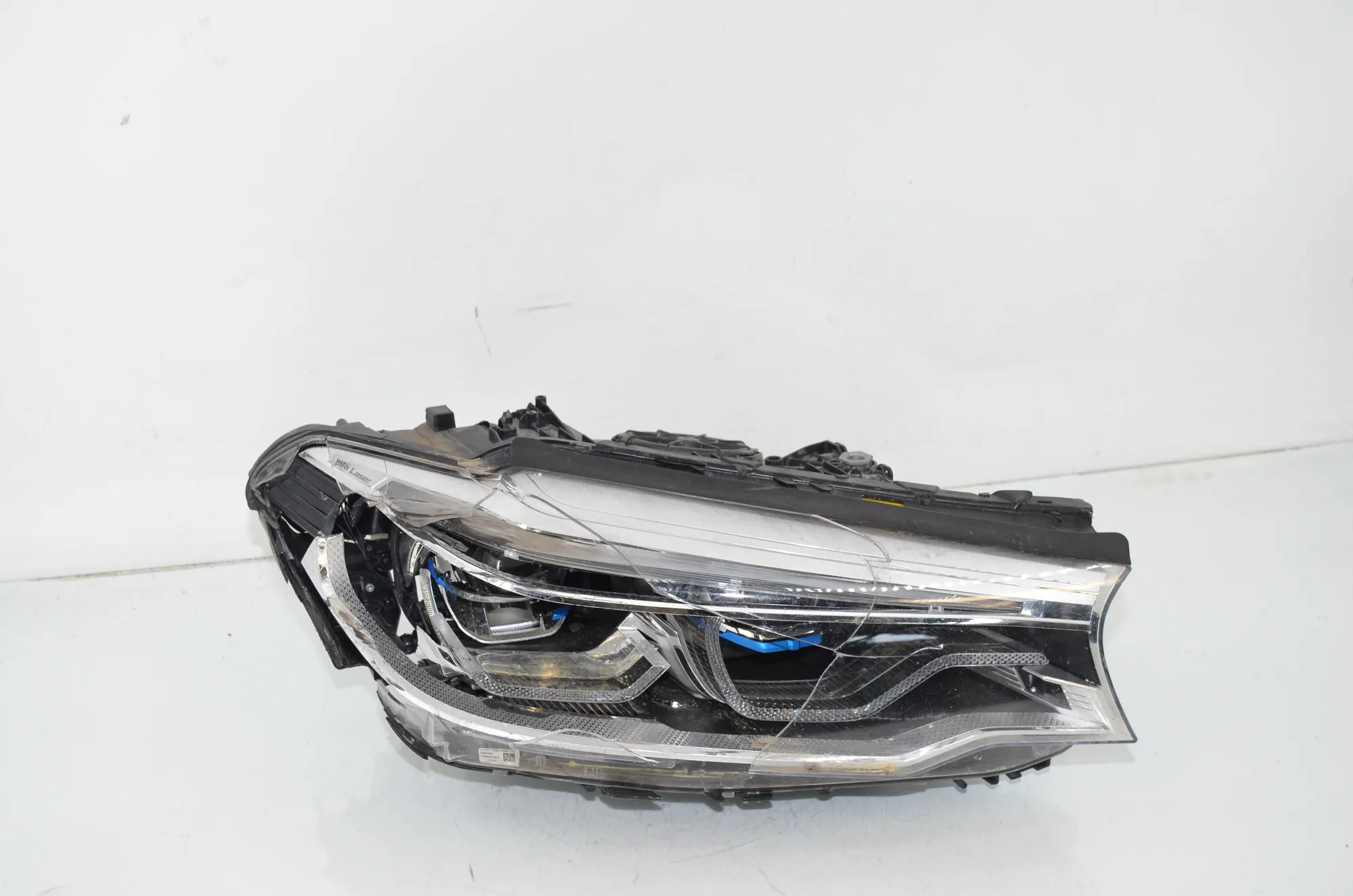 Front Right Headlight – OEM 9879480 · BMW 5 (G30) (2016 - -) M 550 d xDrive 2020