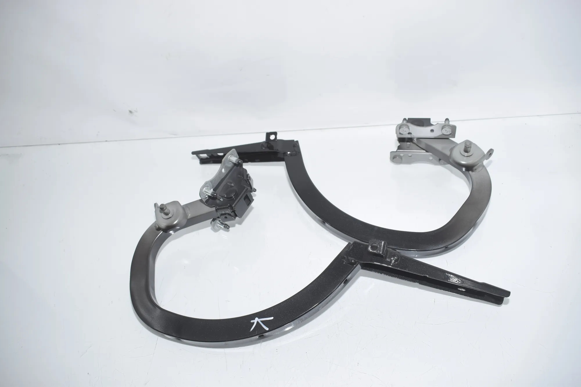 Tailgate Bootlid Hinge Set – OEM 7366398 · BMW 5 (G30) (2016 - -) M 550 d xDrive 2020 – 2