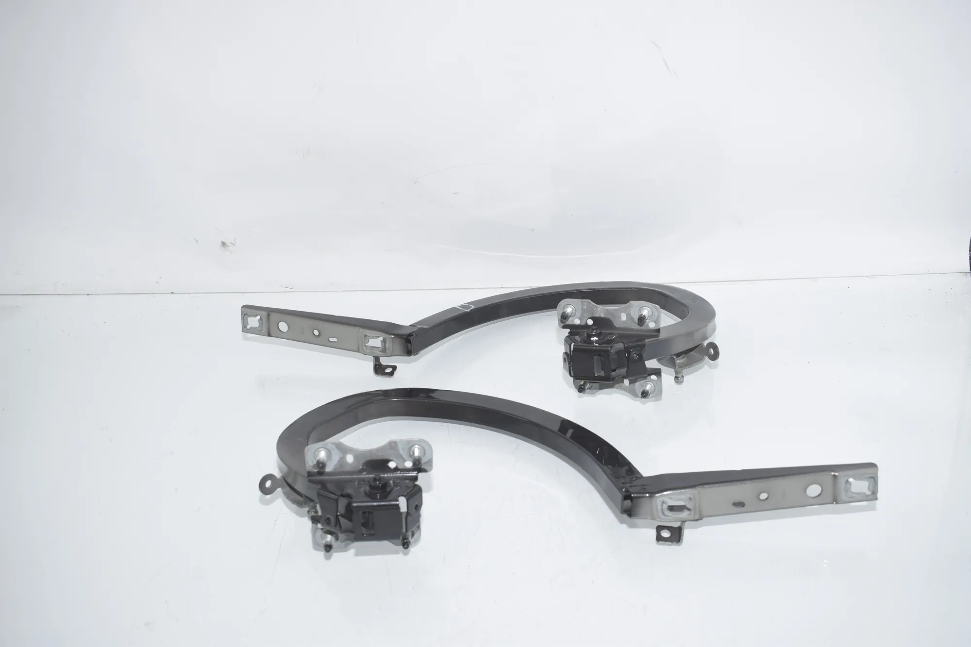 Tailgate Bootlid Hinge Set – OEM 7366398 · BMW 5 (G30) (2016 - -) M 550 d xDrive 2020 – 3