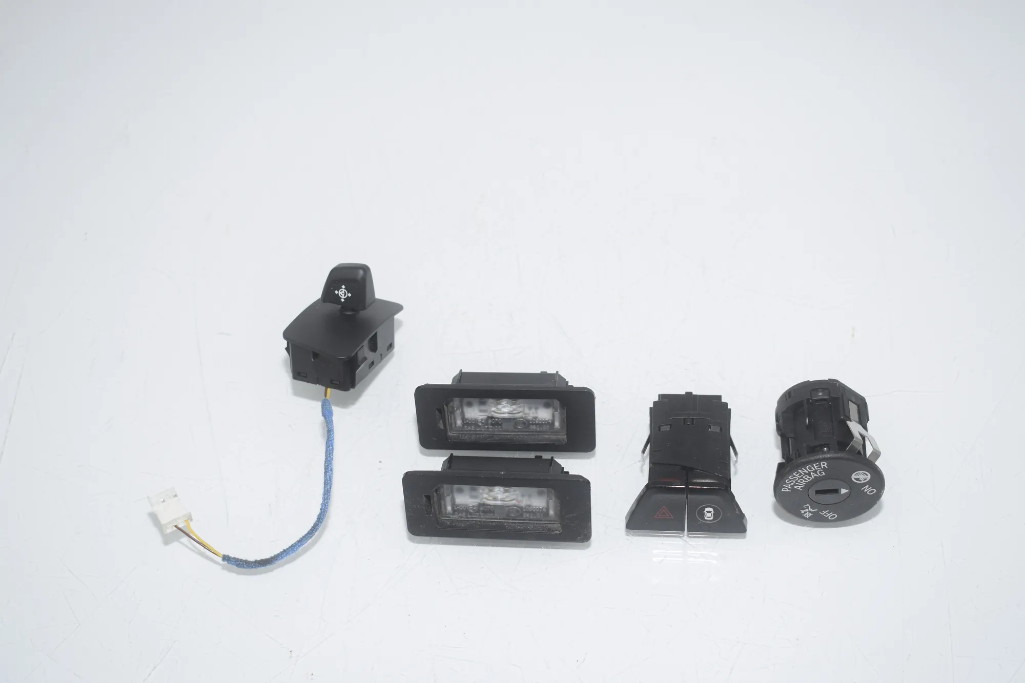 Switches – OEM 9483731 · BMW 5 (G30) (2016 - -) M 550 d xDrive 2020 – 3