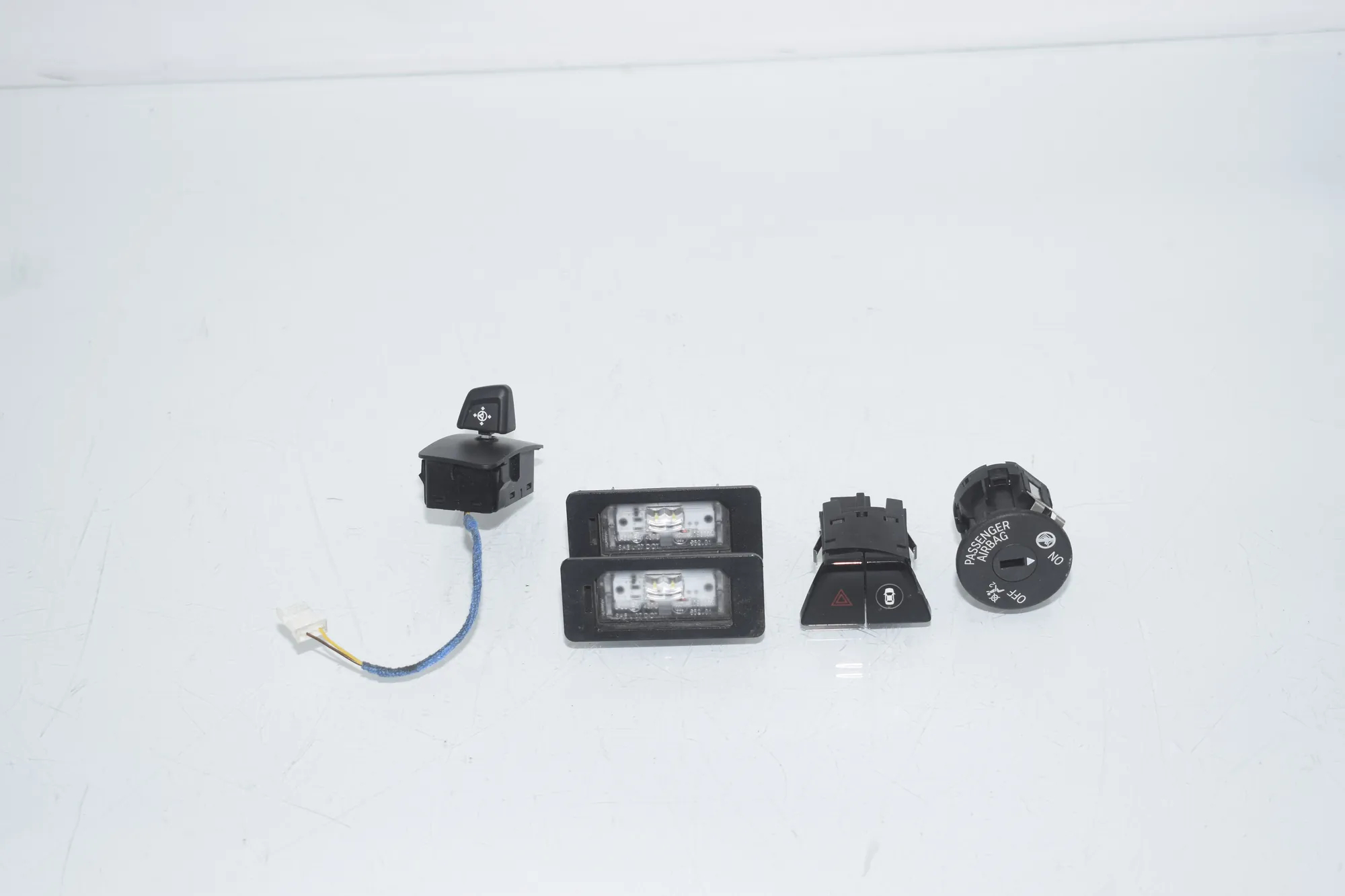 Switches – OEM 9483731 · BMW 5 (G30) (2016 - -) M 550 d xDrive 2020