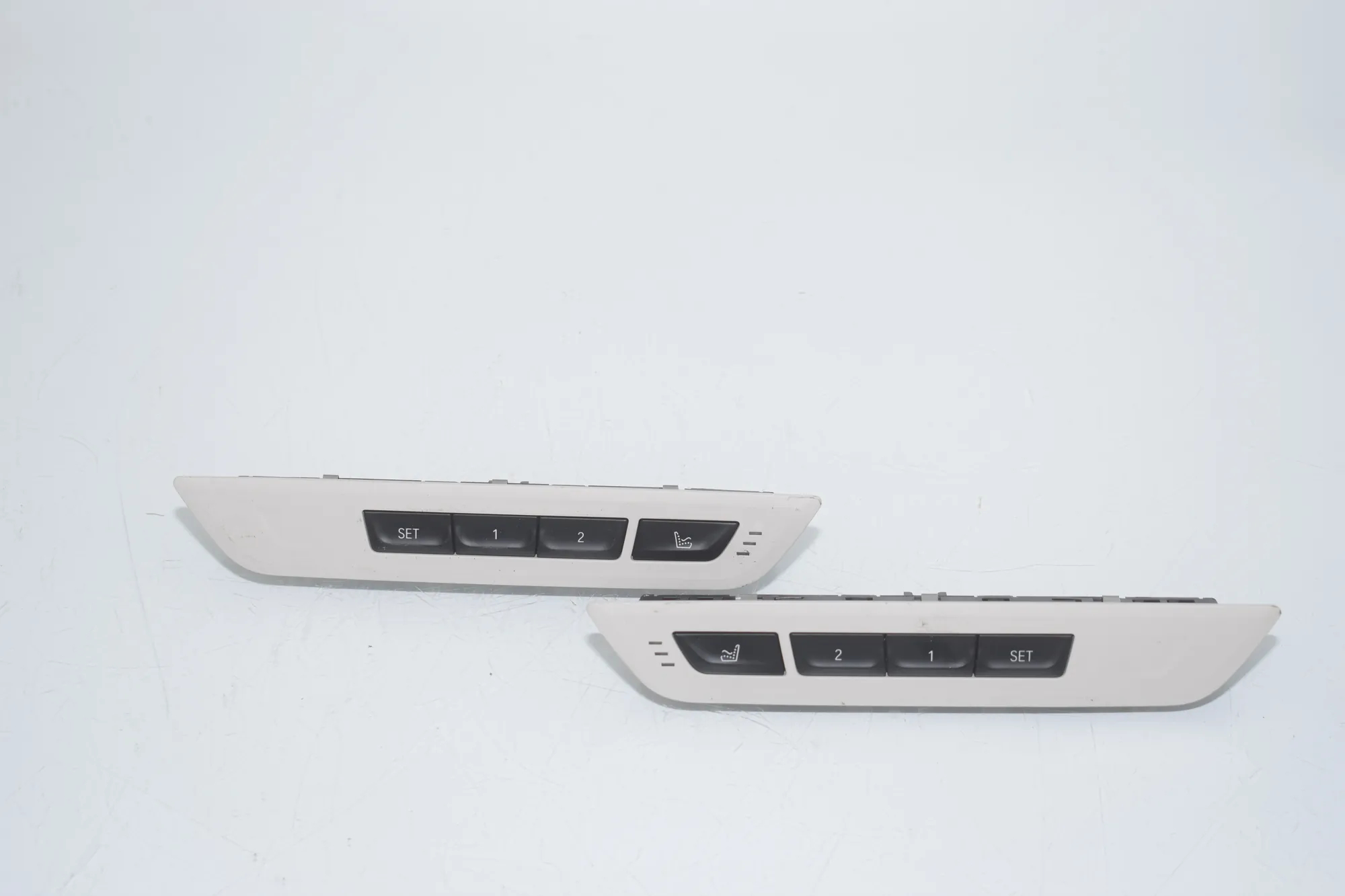 Right Seat Control Buttons – OEM 6826754 · BMW 5 (G30) (2016 - -) M 550 d xDrive 2020