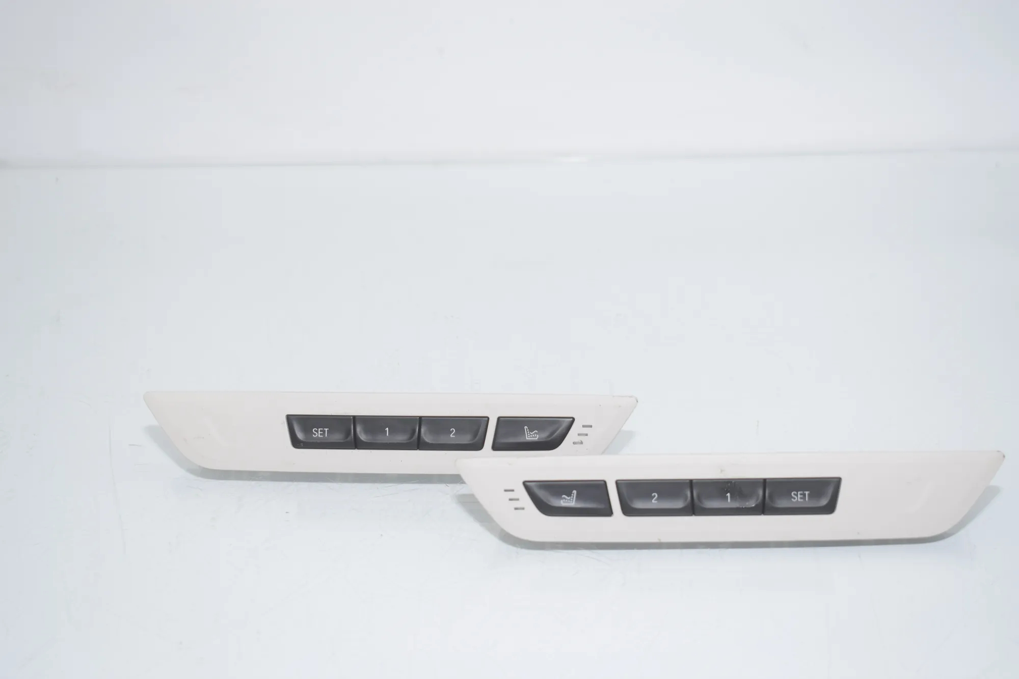 Right Seat Control Buttons – OEM 6826754 · BMW 5 (G30) (2016 - -) M 550 d xDrive 2020 – 2