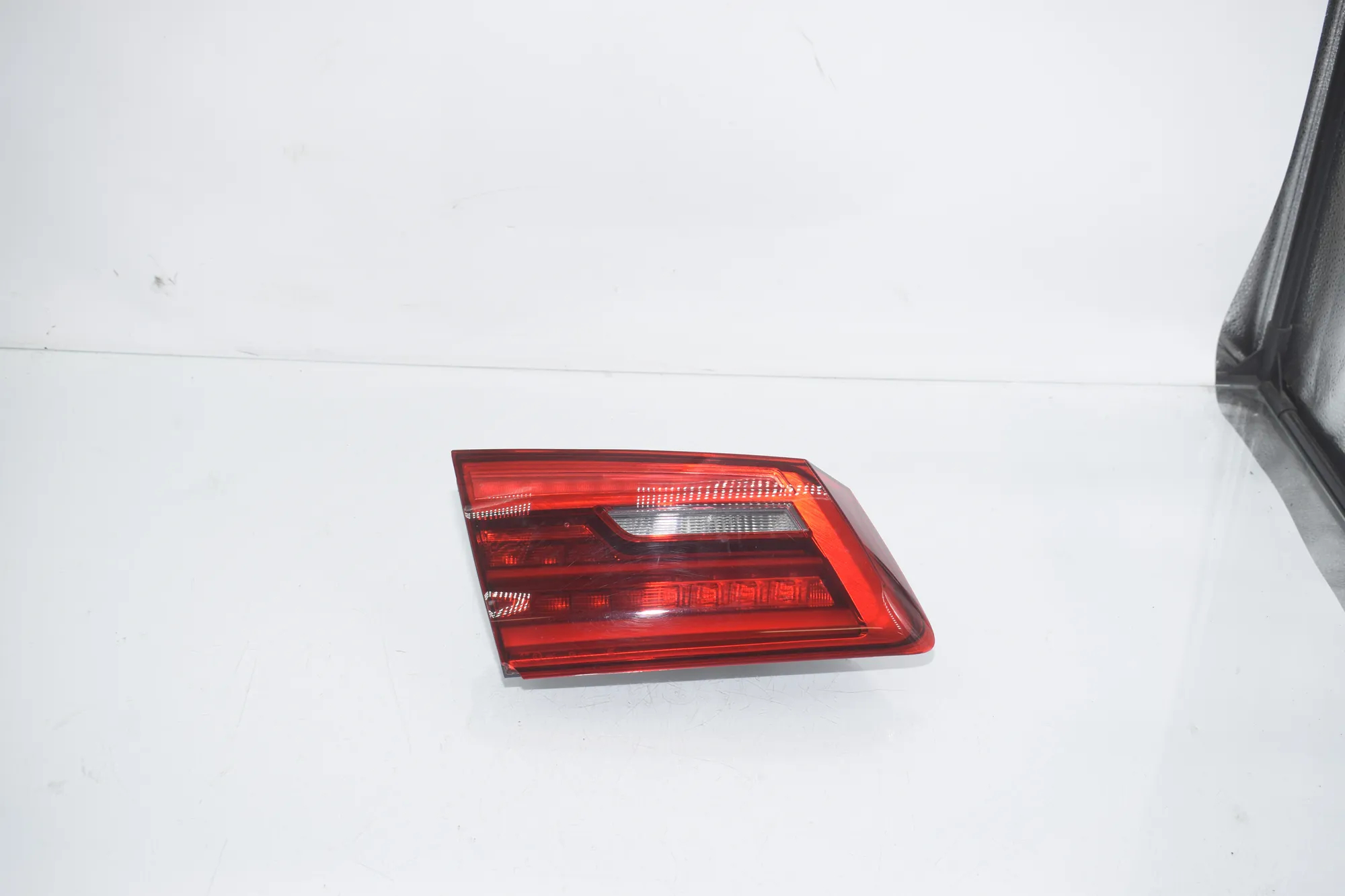 Left Side Tailgate Tail Light – OEM 7376473 · BMW 5 (G30) (2016 - -) M 550 d xDrive 2020