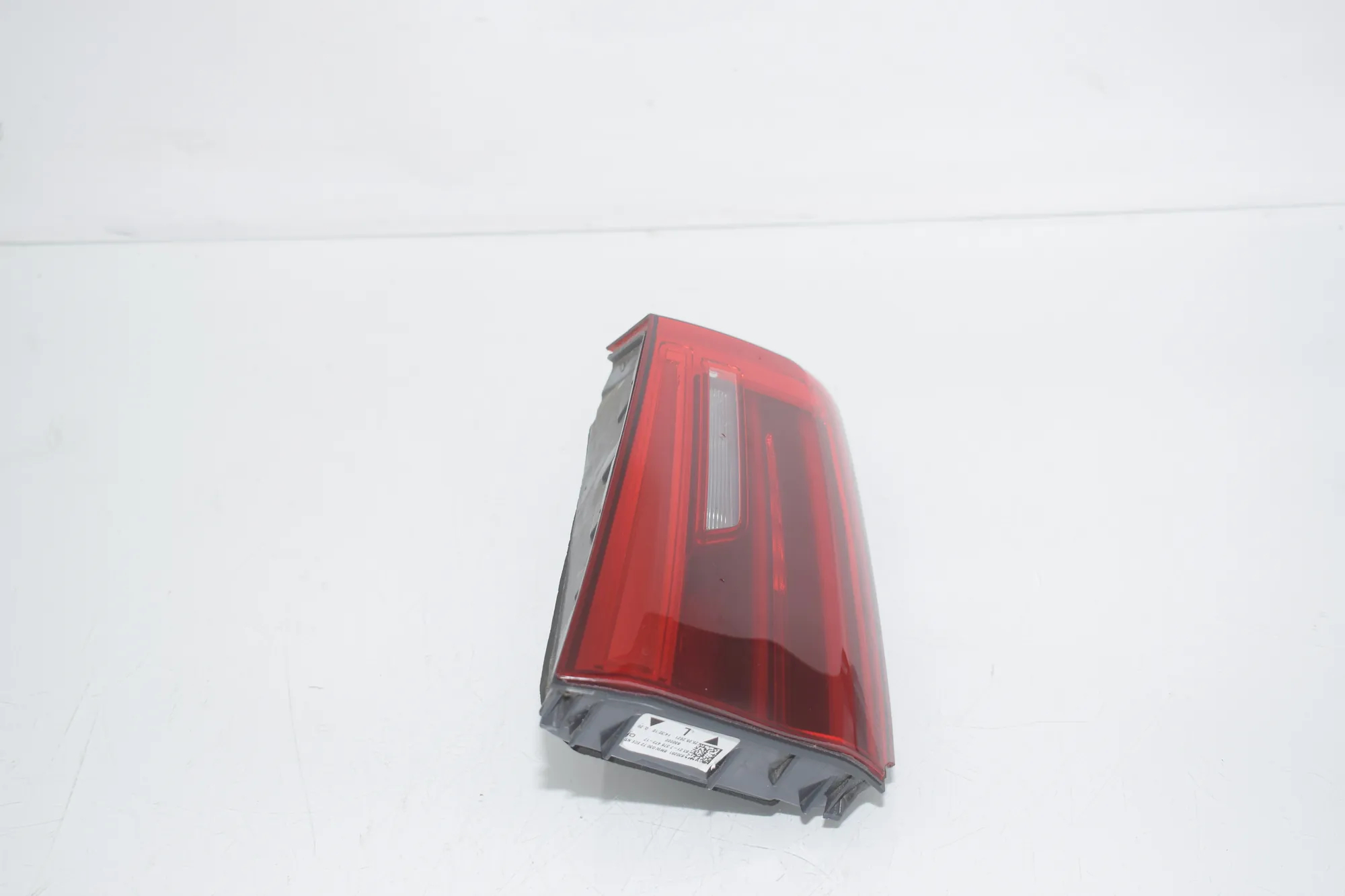 Left Side Tailgate Tail Light – OEM 7376473 · BMW 5 (G30) (2016 - -) M 550 d xDrive 2020 – 3