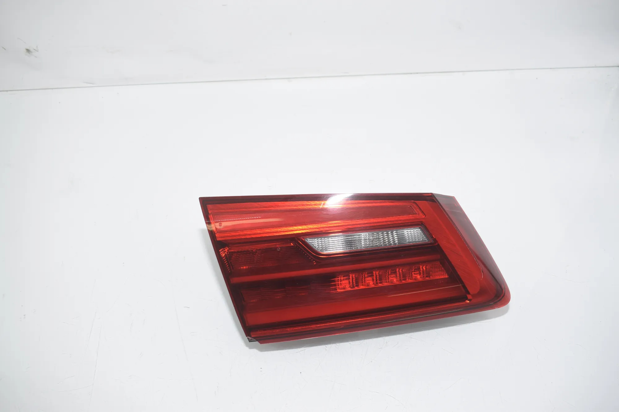 Left Side Tailgate Tail Light – OEM 7376473 · BMW 5 (G30) (2016 - -) M 550 d xDrive 2020 – 2