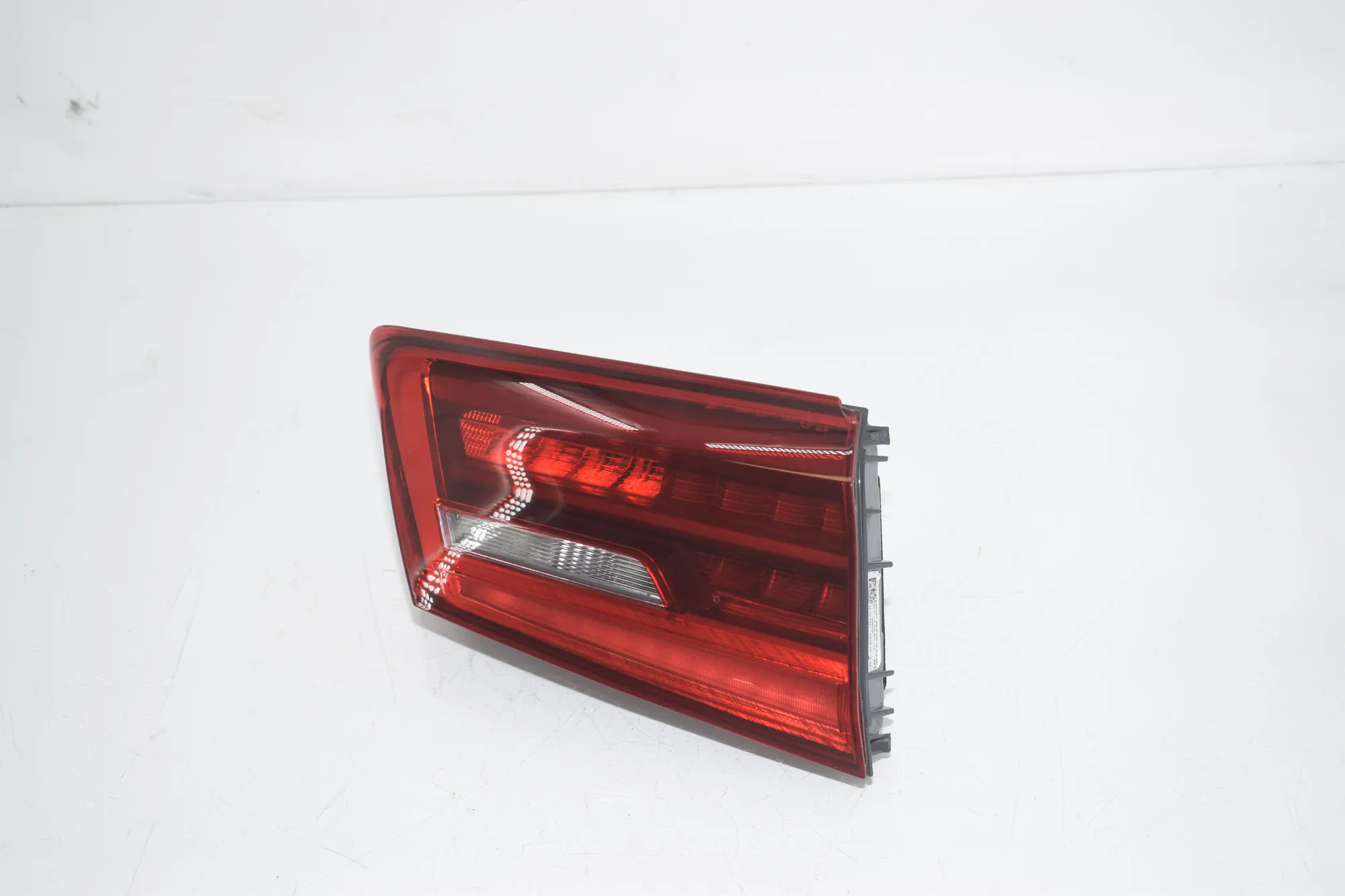 Left Side Tailgate Tail Light – OEM 7376473 · BMW 5 (G30) (2016 - -) M 550 d xDrive 2020 – 4