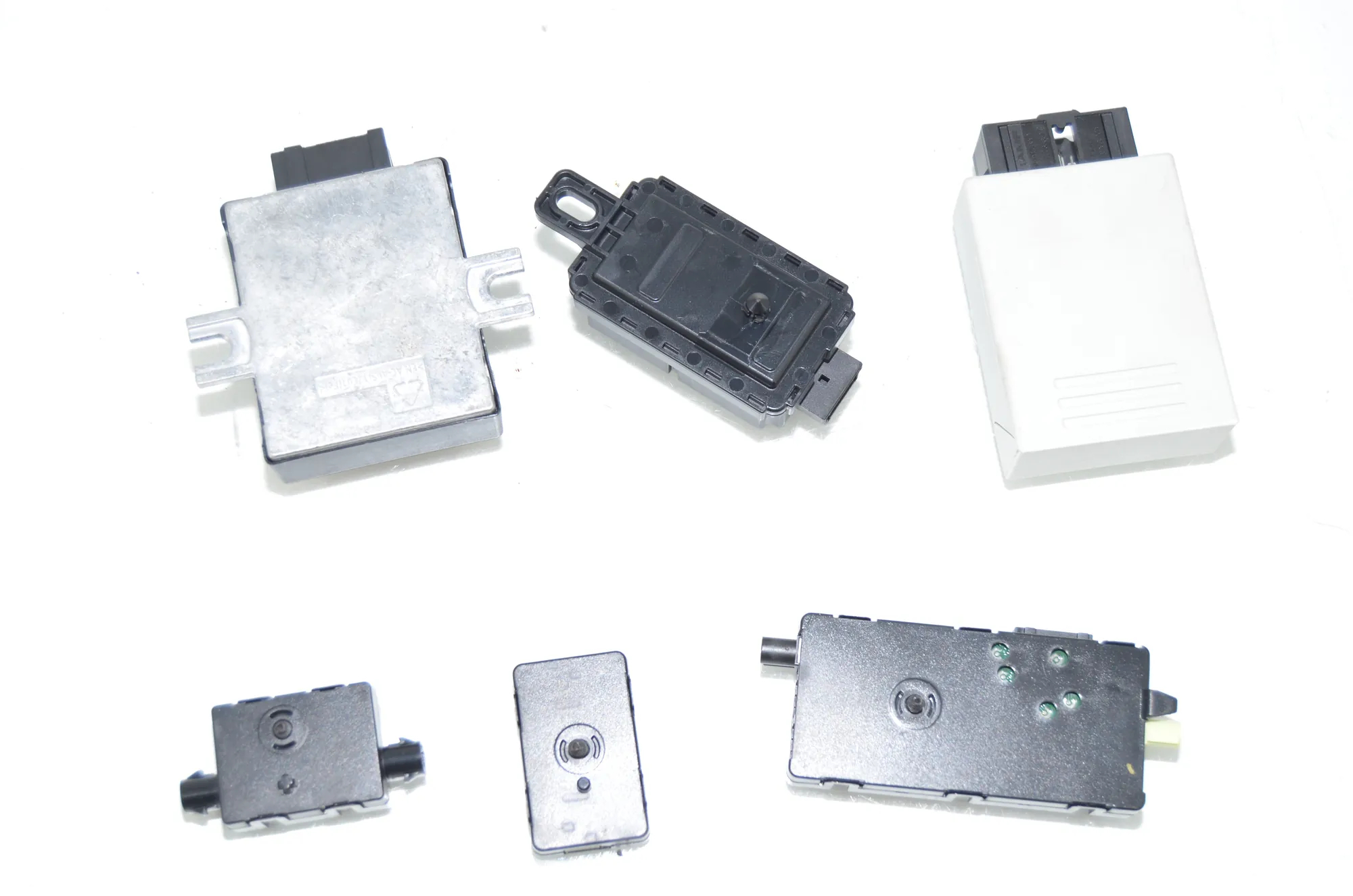Antenna Amplifier – OEM 8735981 · BMW 5 (G30) (2016 - -) M 550 d xDrive 2020 – 4