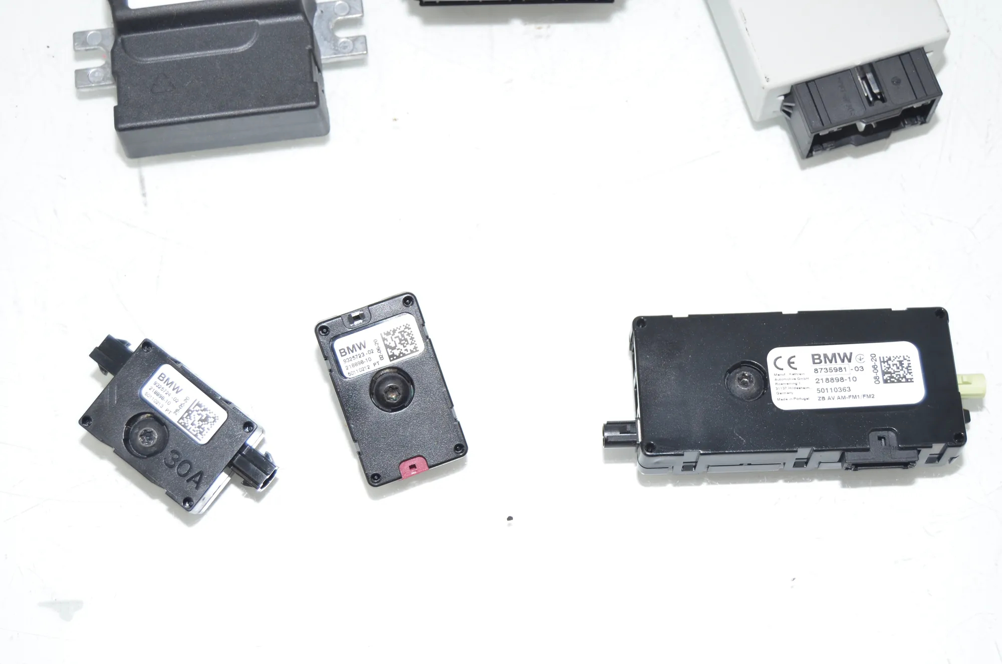 Antenna Amplifier – OEM 8735981 · BMW 5 (G30) (2016 - -) M 550 d xDrive 2020 – 3