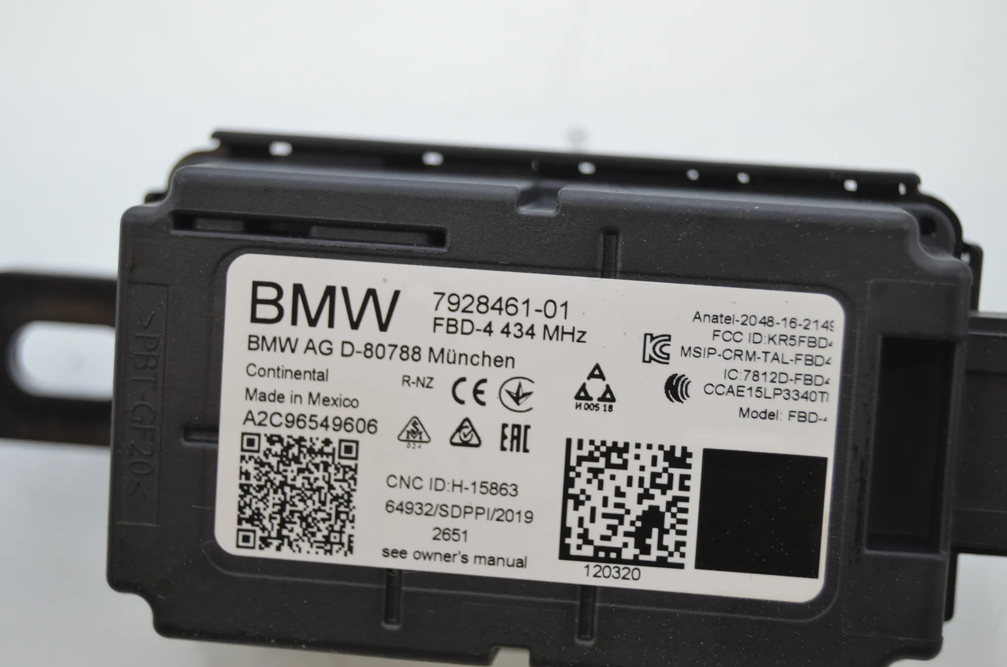 Antenna Amplifier – OEM 8735981 · BMW 5 (G30) (2016 - -) M 550 d xDrive 2020 – 8