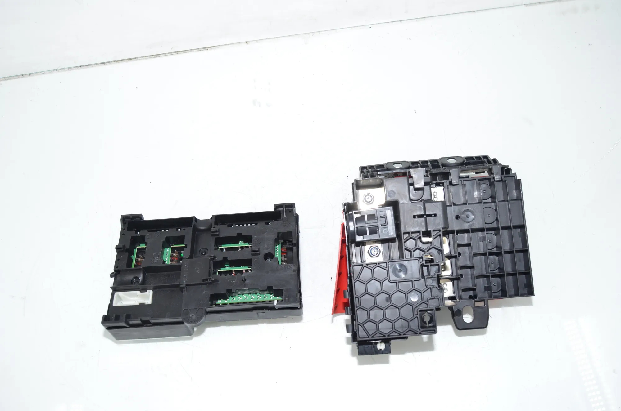 Fuse Box – OEM 8713127 · BMW 5 (G30) (2016 - -) M 550 d xDrive 2020 – 4