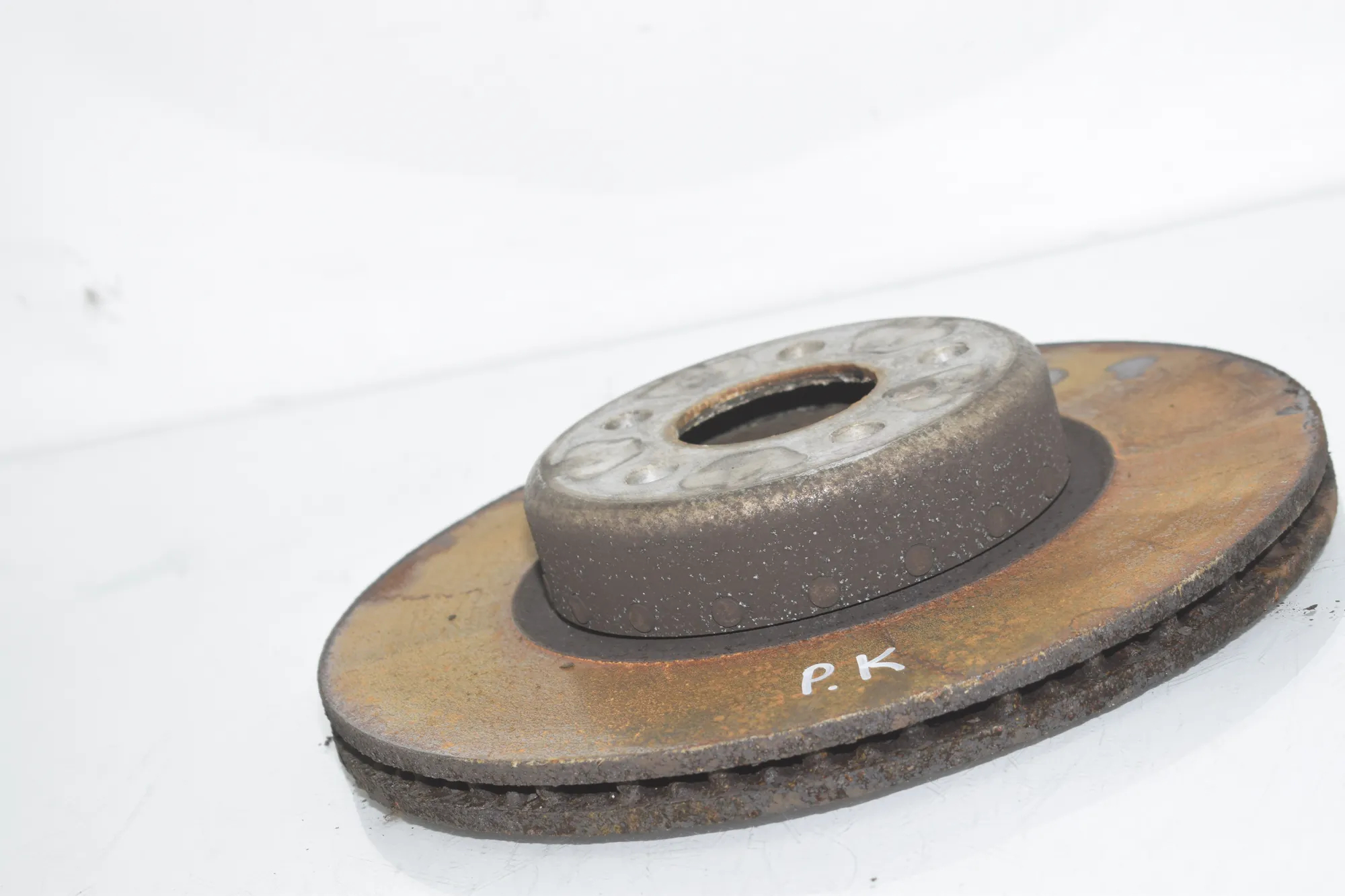 Front Left Brake Disc – OEM 6860907 · BMW 5 Touring (G31) (2017 - -) 520 d 2019 – 2