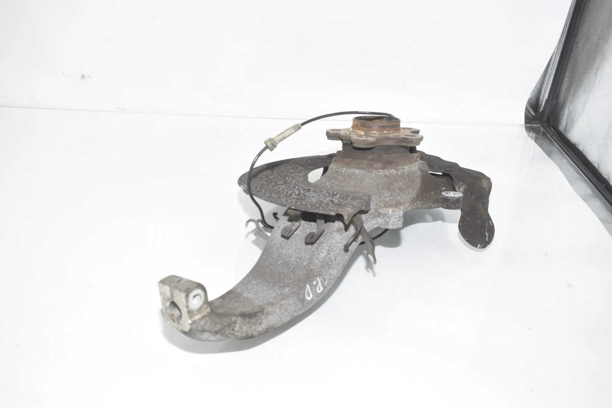 Front Right Wheel Hub – OEM 6884382 · BMW 5 Touring (G31) (2017 - -) 520 d 2019 – 2