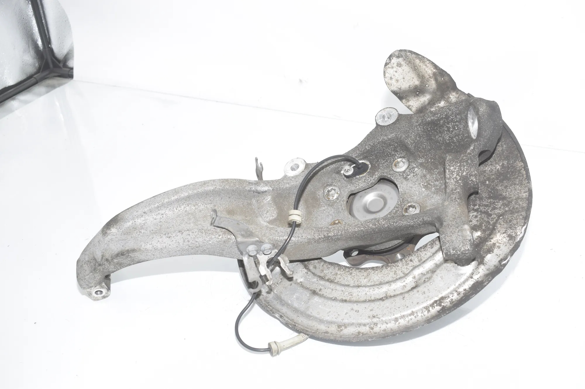 Front Right Wheel Hub – OEM 6884382 · BMW 5 Touring (G31) (2017 - -) 520 d 2019 – 4