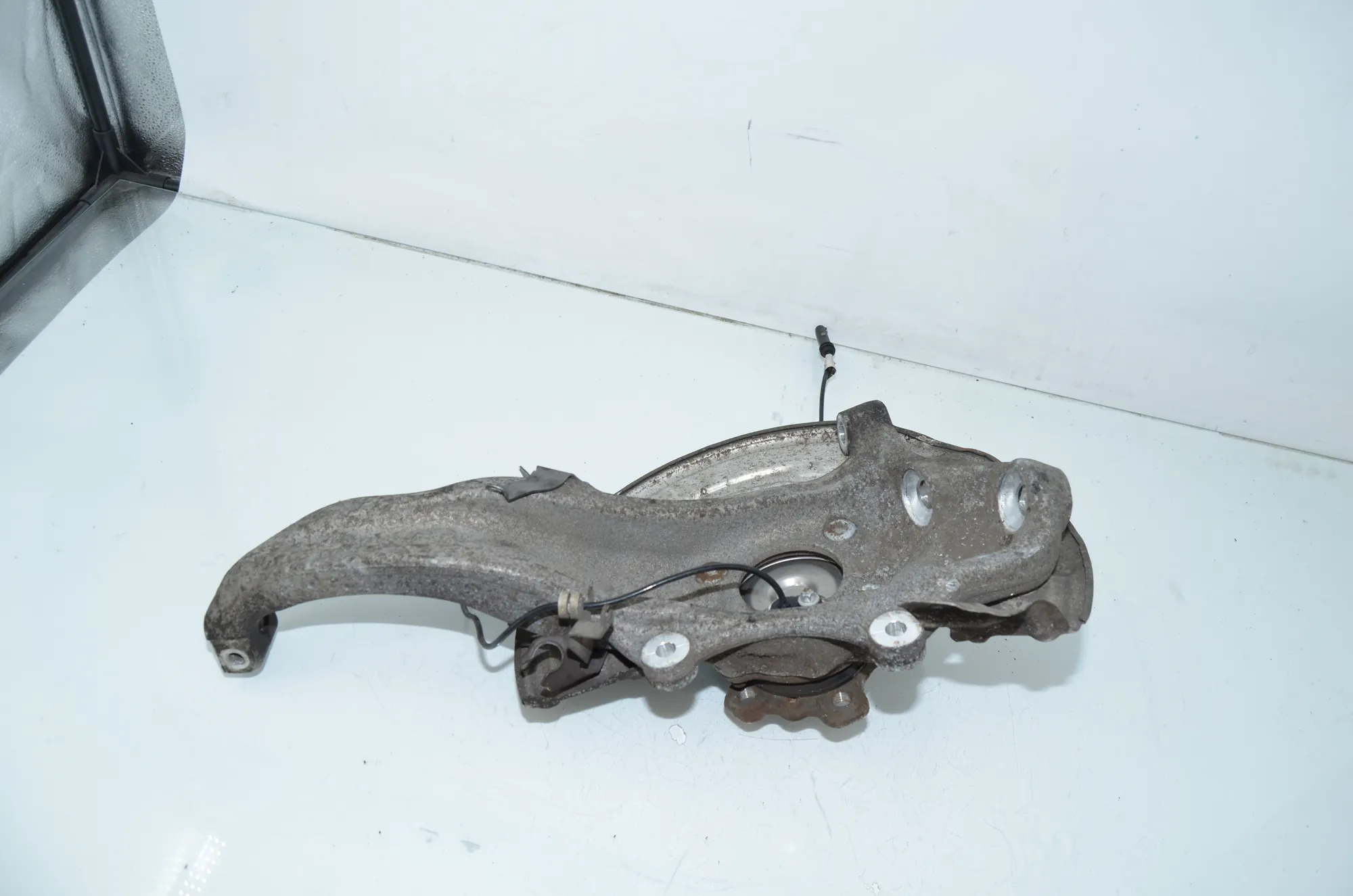 Front Left Wheel Hub – OEM 6884381 · BMW 5 Touring (G31) (2017 - -) 520 d 2019 – 3