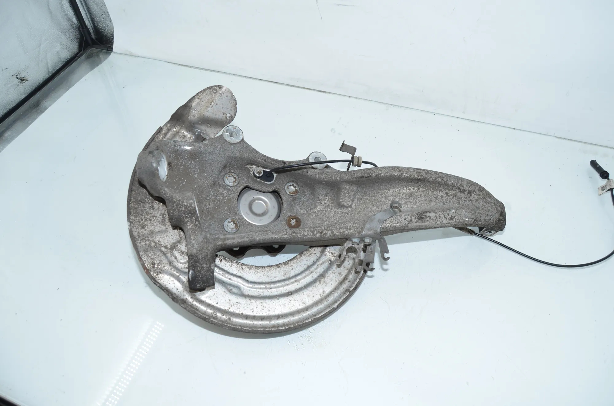 Front Left Wheel Hub – OEM 6884381 · BMW 5 Touring (G31) (2017 - -) 520 d 2019 – 4