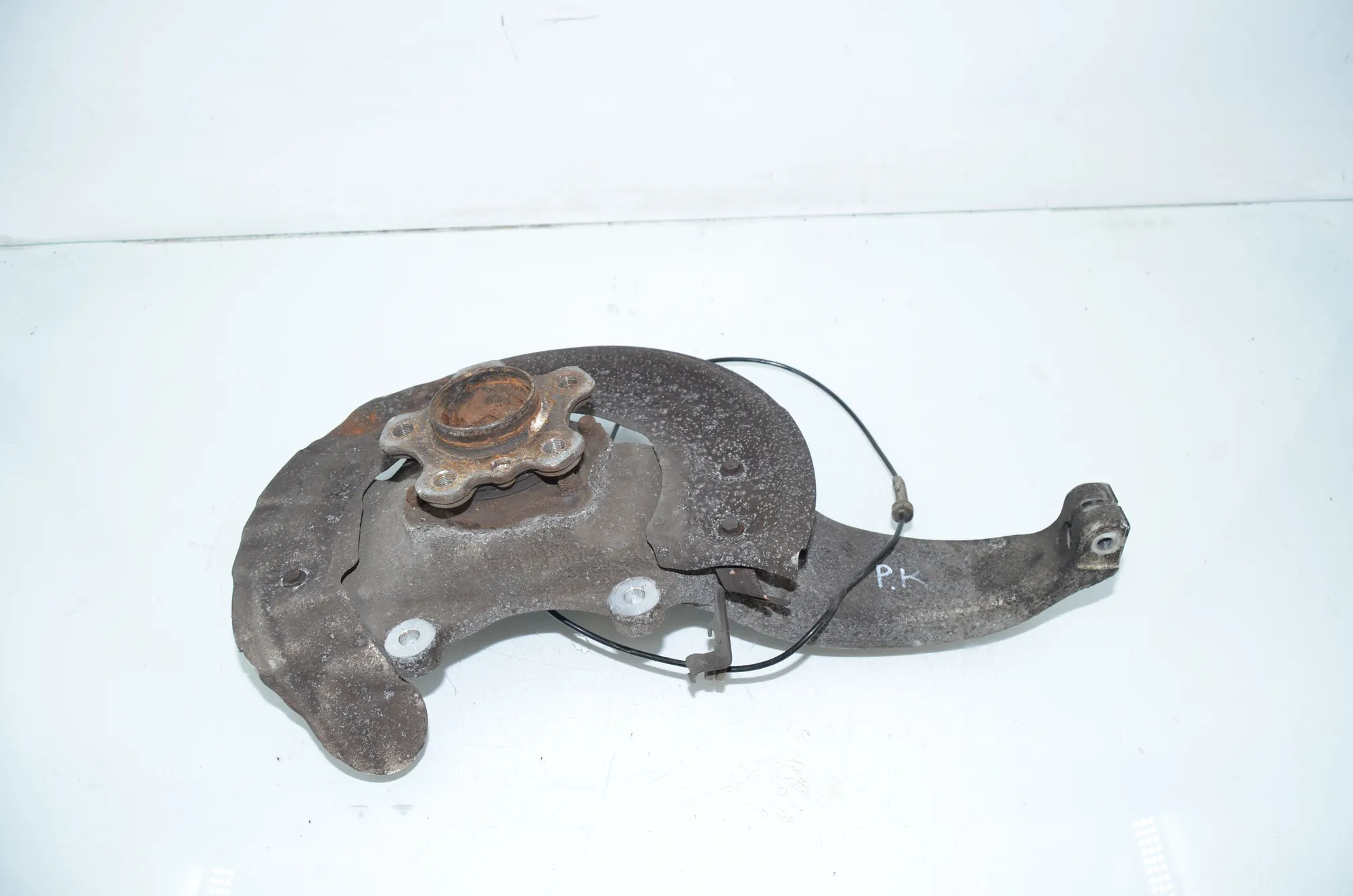 Front Left Wheel Hub – OEM 6884381 · BMW 5 Touring (G31) (2017 - -) 520 d 2019