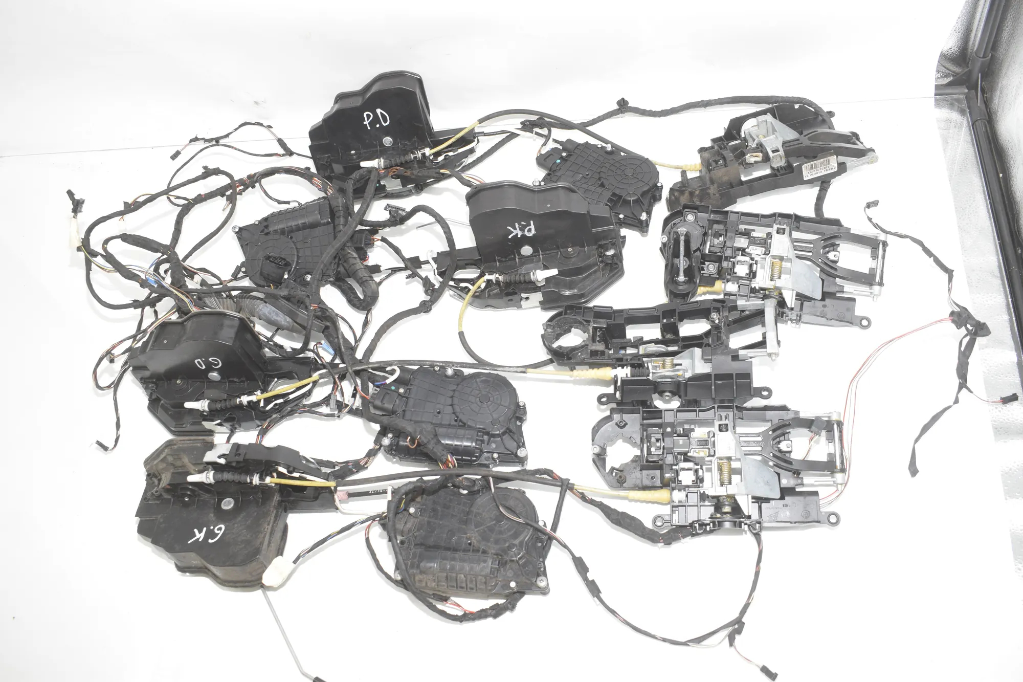 Door Locks Soft Close Kit – OEM 7154515 · BMW 5 Touring (F11) 530 d xDrive 2012 – 3