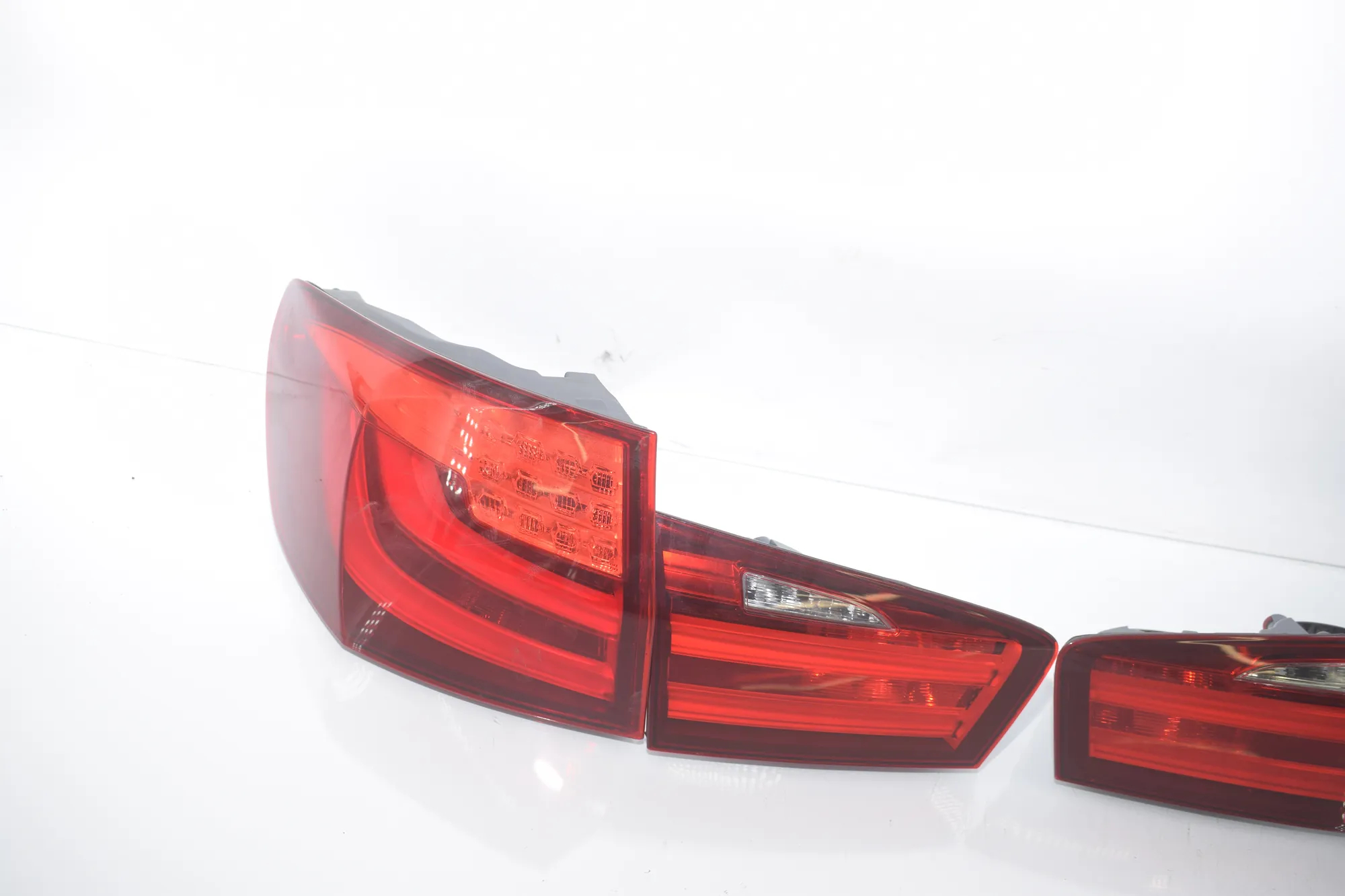 Rear Tail Light Set – OEM 8950551 · BMW 5 Touring (F11) 530 d xDrive 2012 – 5