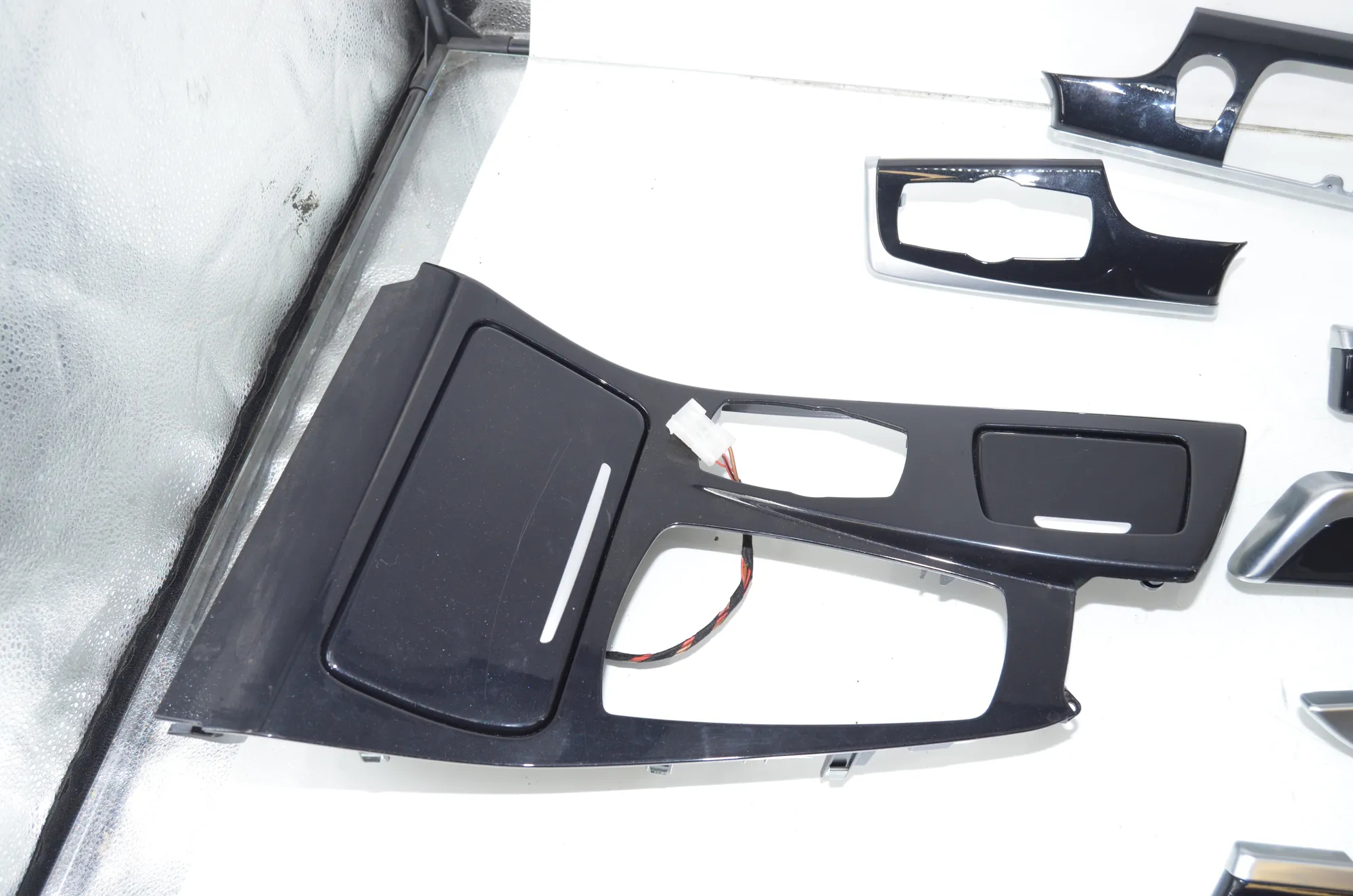 Interior Trim Strips Kit – OEM 9206348 · BMW 5 Touring (F11) 530 d xDrive 2012 – 3