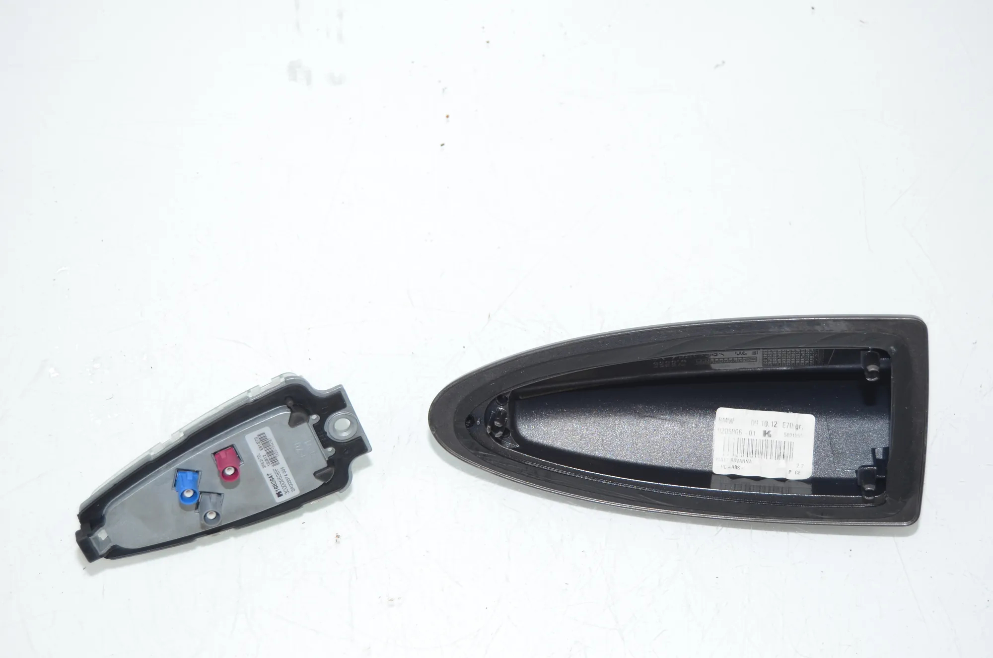 Antenna – OEM 6950704 · BMW 5 Touring (F11) 530 d xDrive 2012 – 3