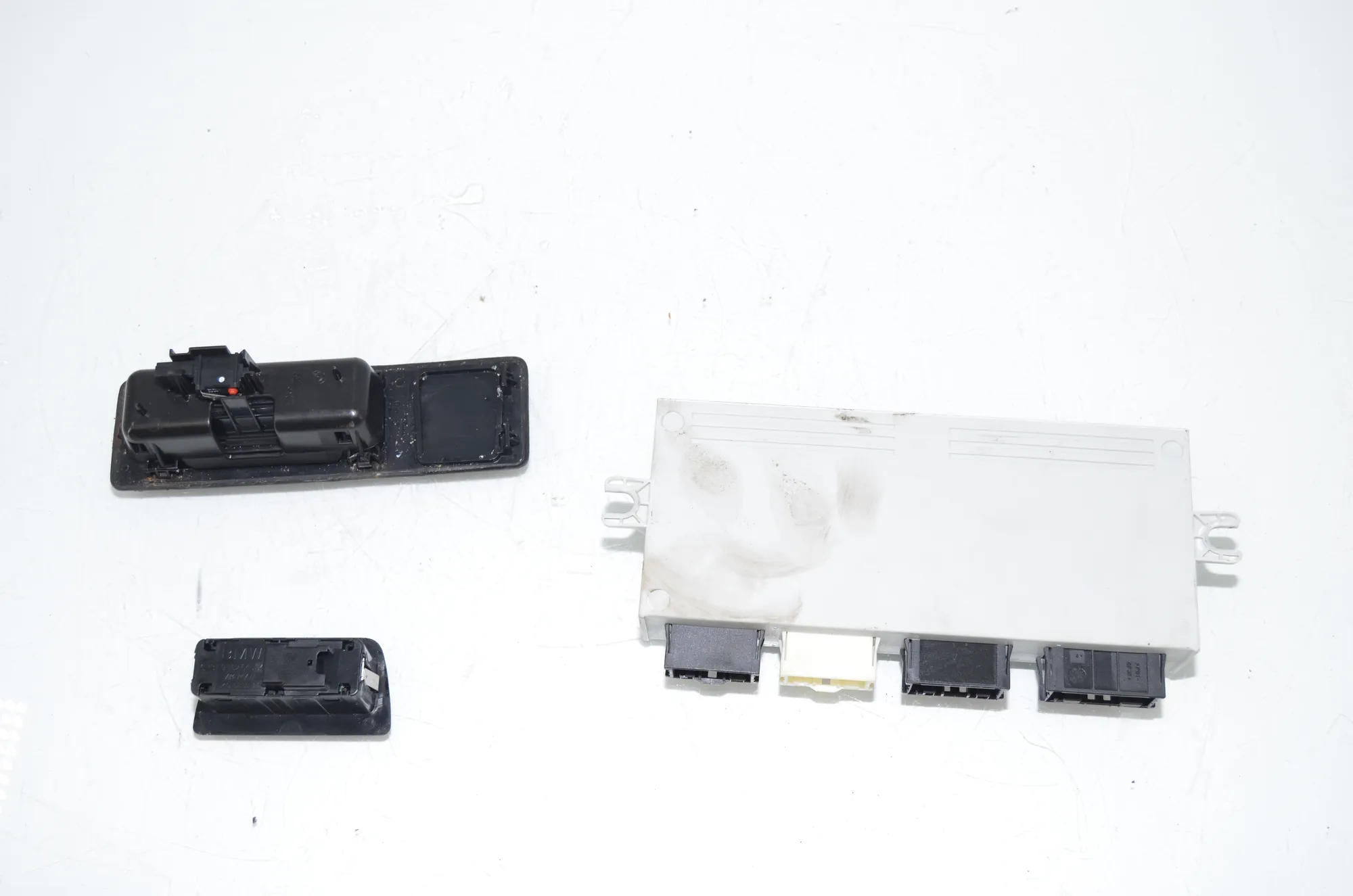 Other Control Units – OEM 7333928 · BMW 5 Touring (F11) 530 d xDrive 2012 – 5