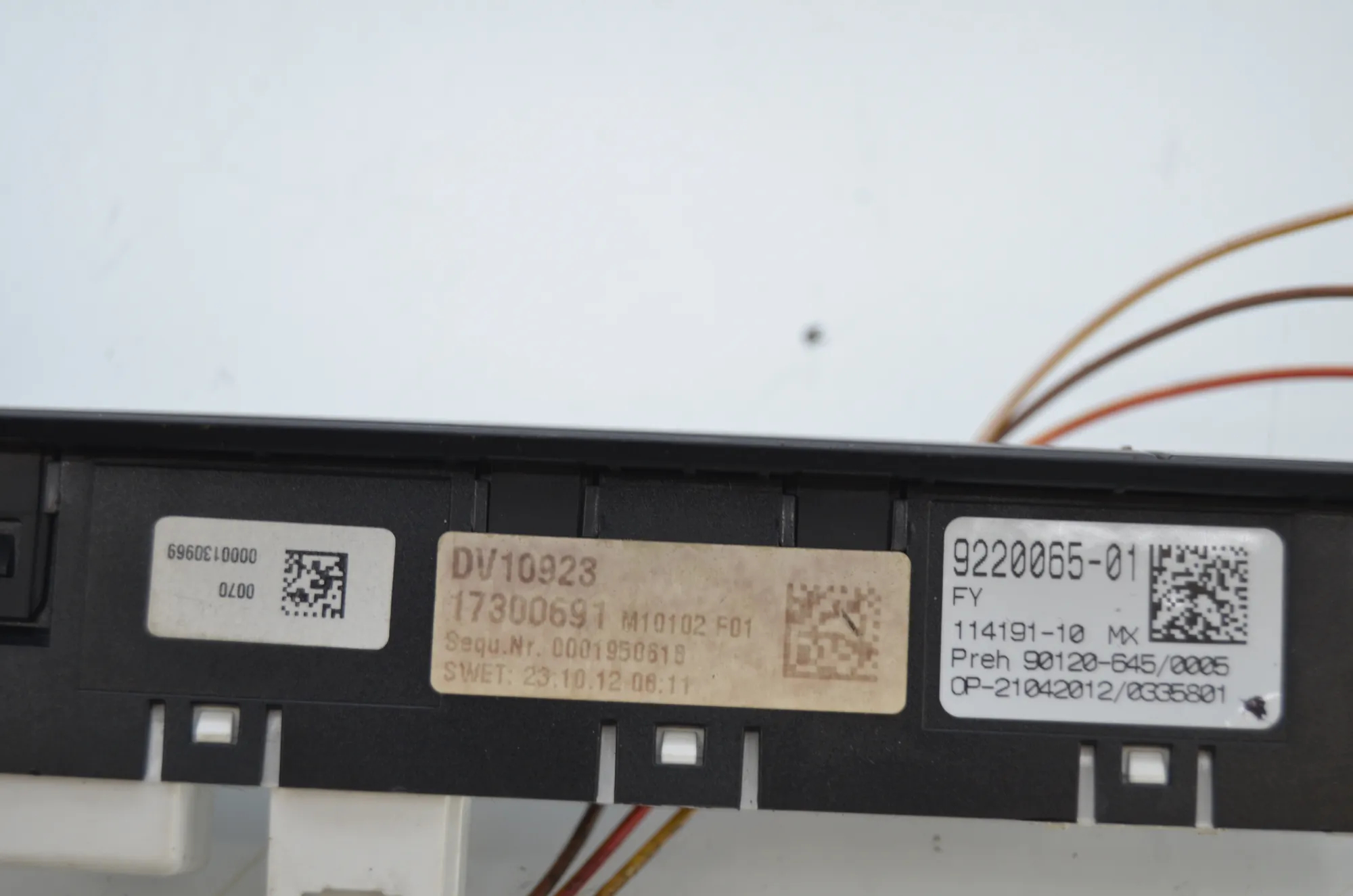 Distance Radar Sensor – OEM 6854995 · BMW 5 Touring (F11) 530 d xDrive 2012 – 8