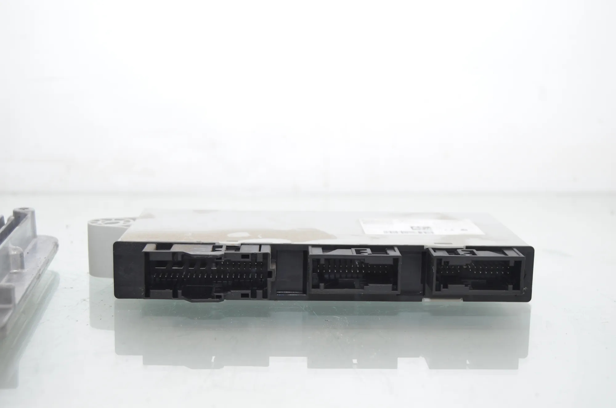Engine Ignition ECU Set – OEM 8574100 · BMW 5 Touring (F11) 530 d xDrive 2012 – 5