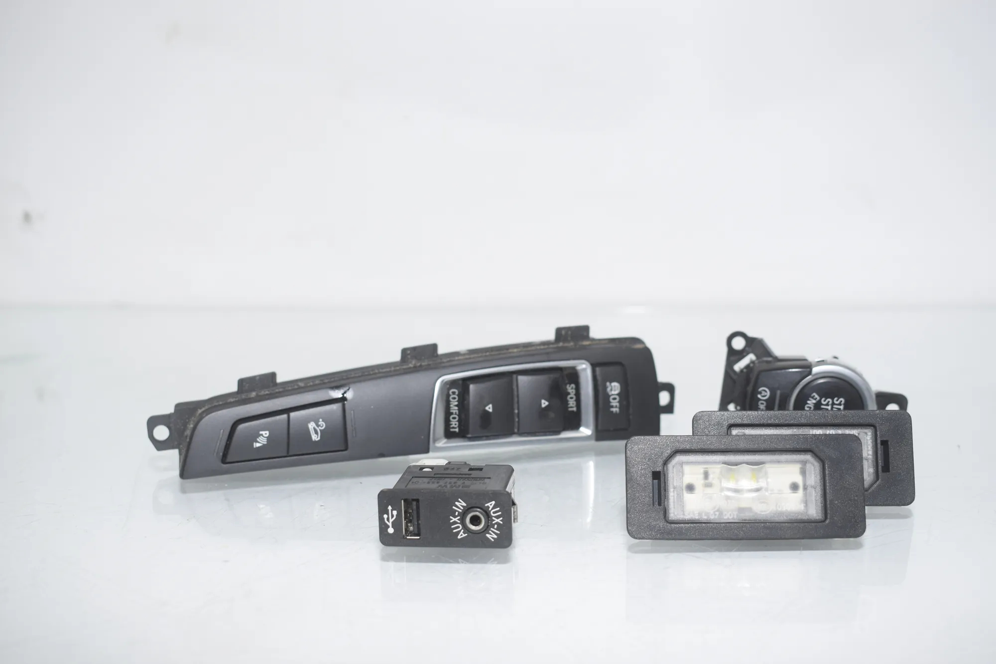 Switches – OEM 9202948 · BMW 5 Touring (F11) 530 d xDrive 2012 – 2