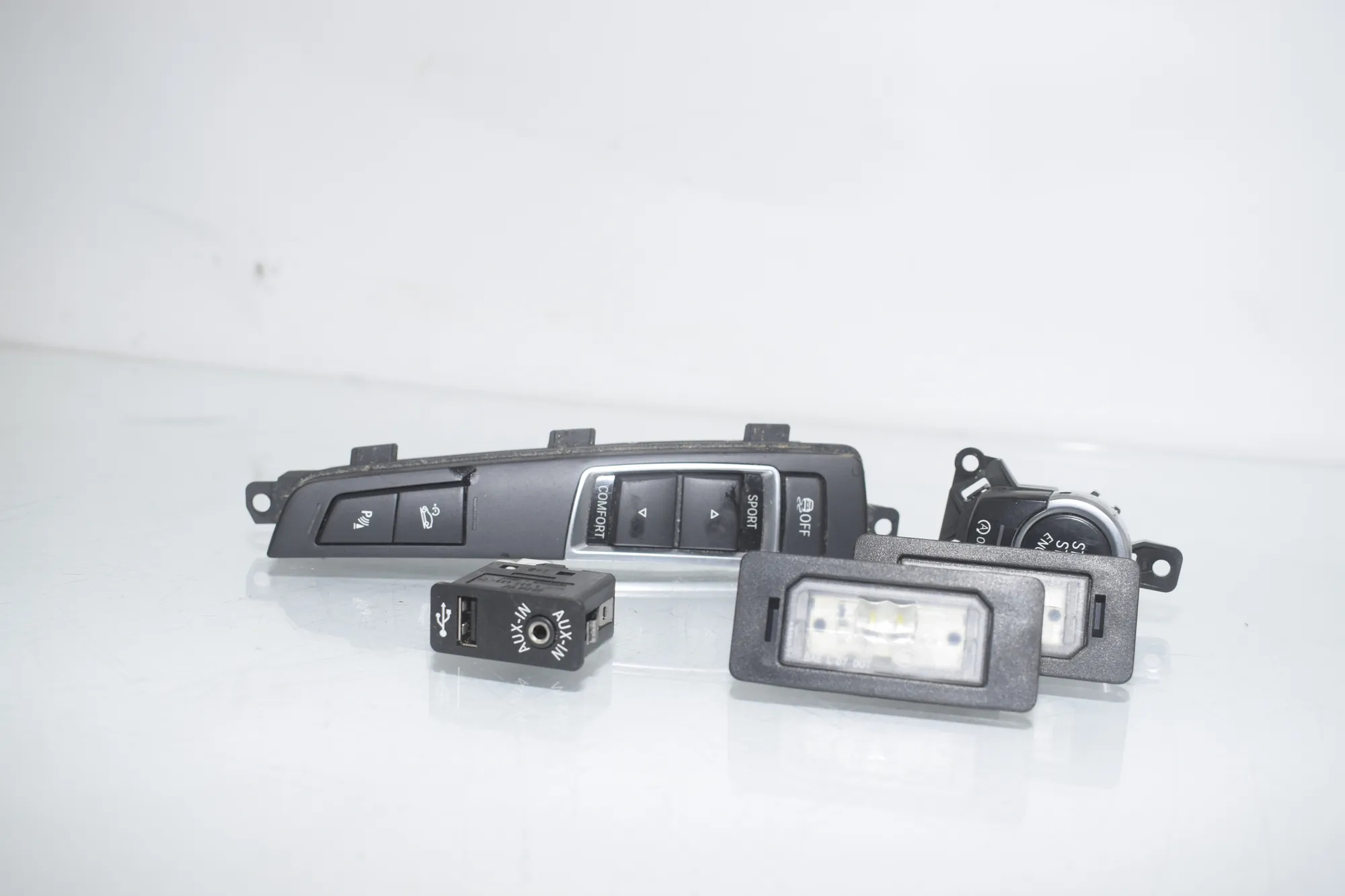Switches – OEM 9202948 · BMW 5 Touring (F11) 530 d xDrive 2012 – 3
