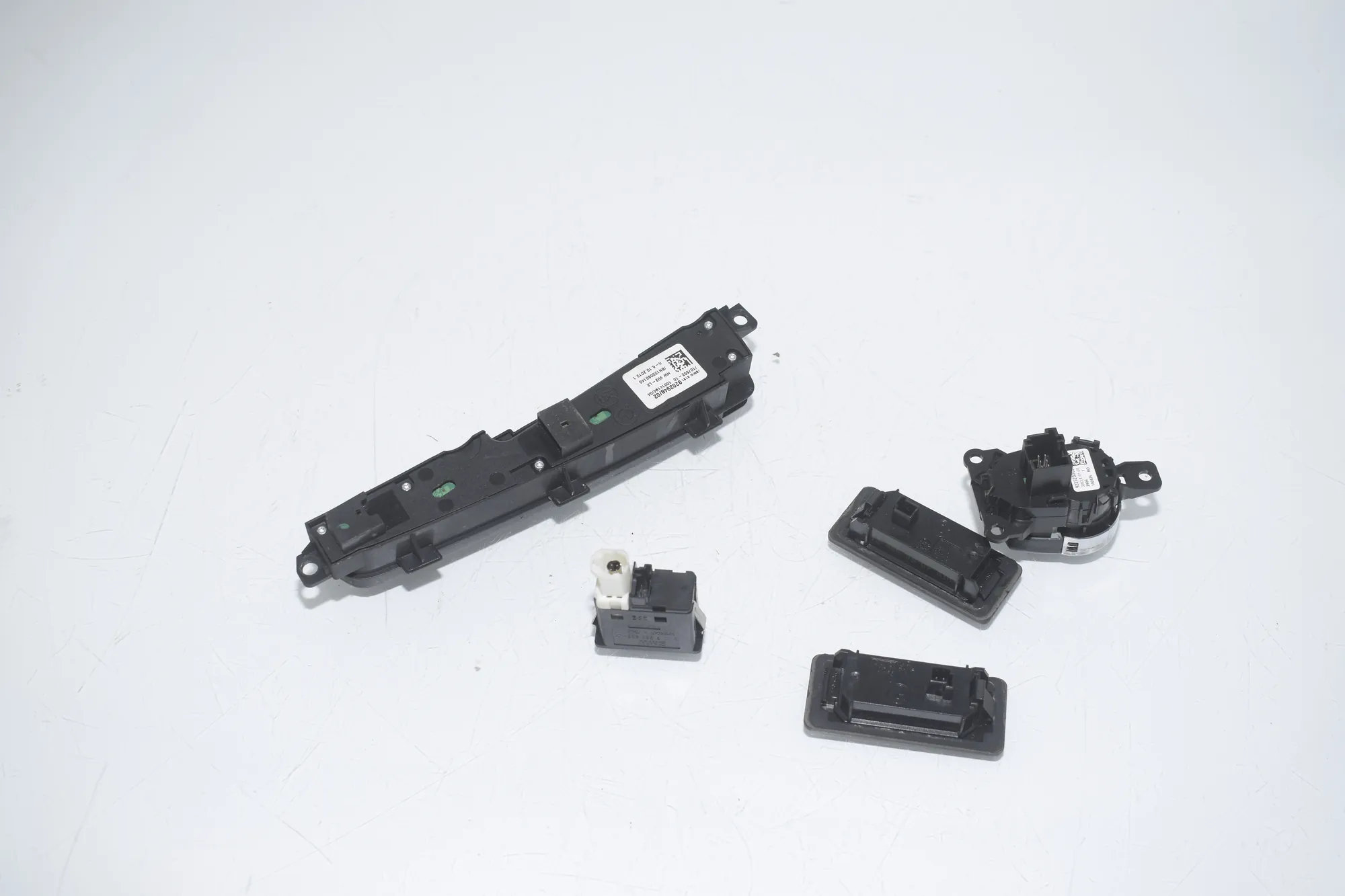 Switches – OEM 9202948 · BMW 5 Touring (F11) 530 d xDrive 2012 – 4