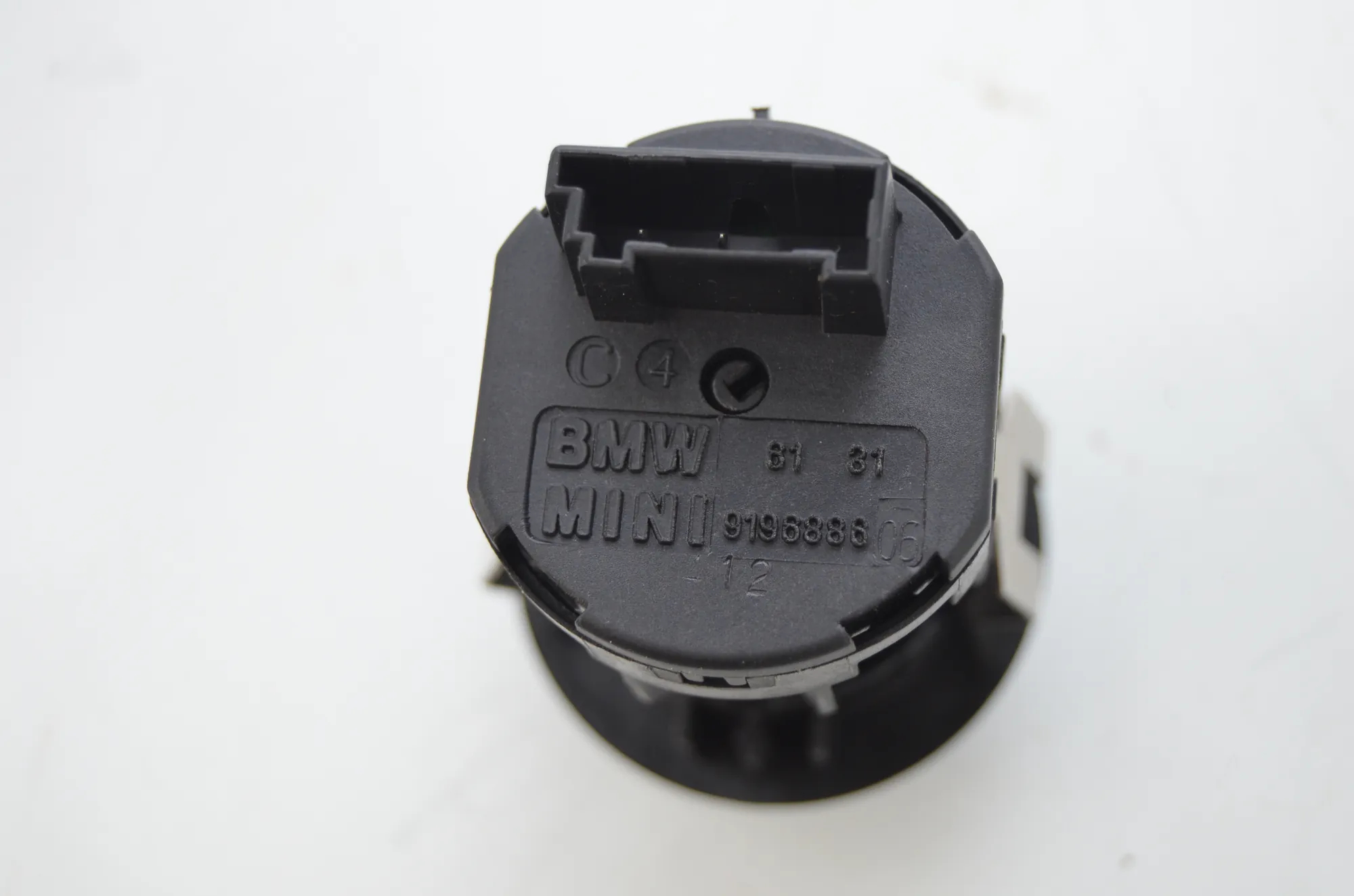 Switches – OEM 9215748 · BMW 5 Touring (F11) 530 d xDrive 2012 – 7