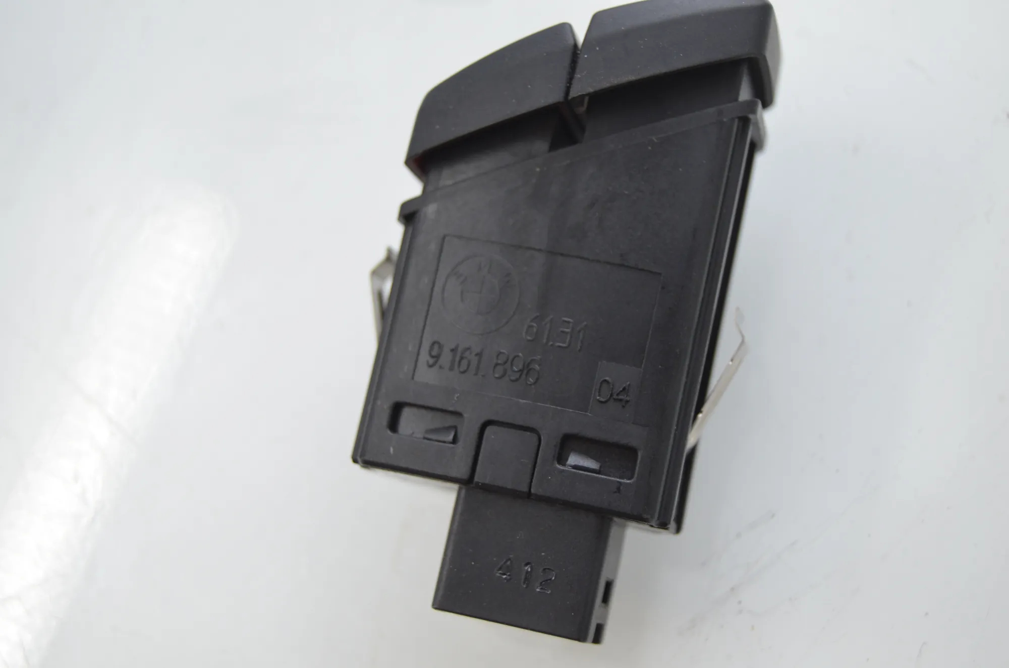 Switches – OEM 9215748 · BMW 5 Touring (F11) 530 d xDrive 2012 – 6