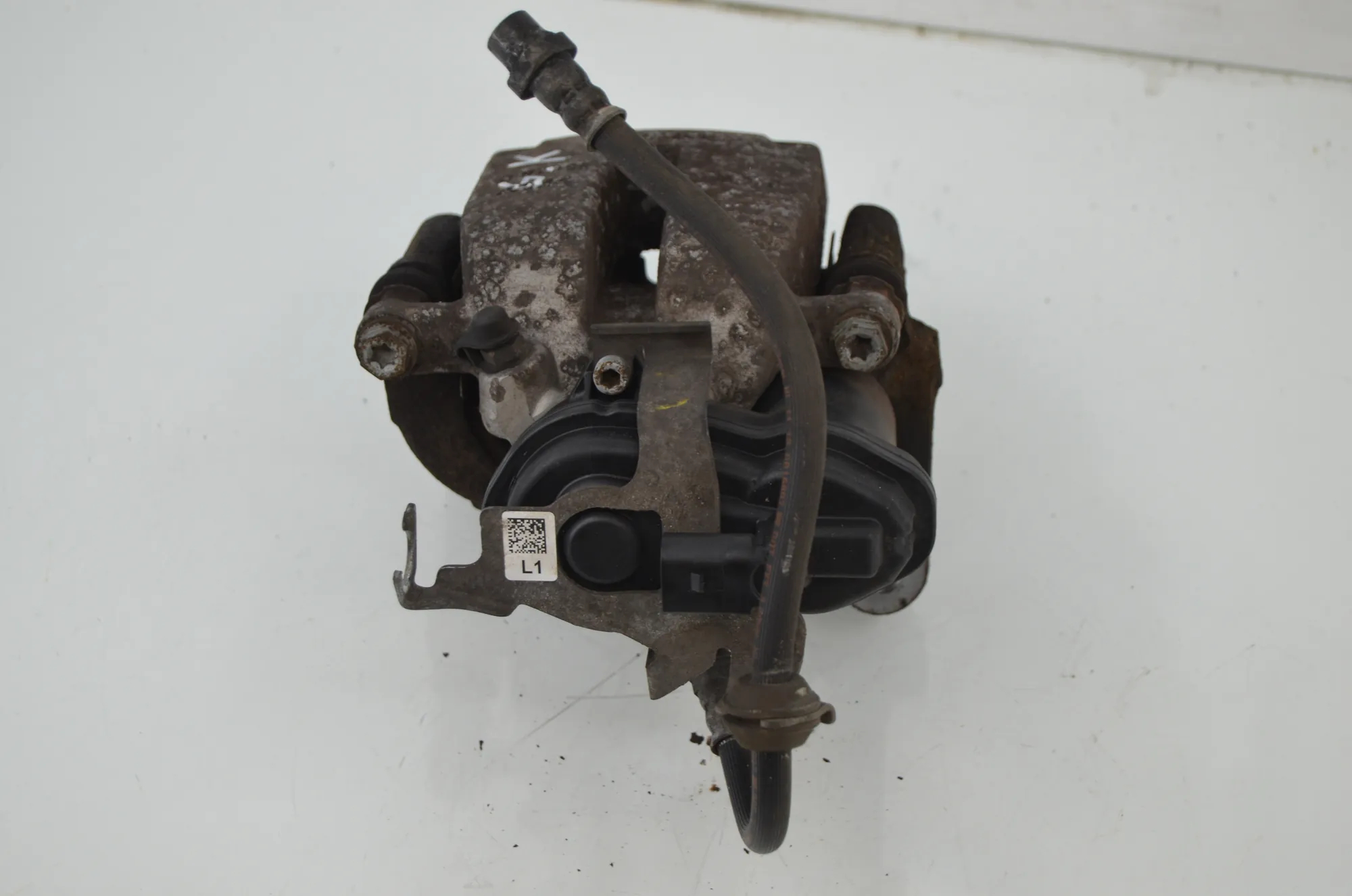 Rear Left Brake Caliper – OEM 6870575 · BMW 5 Touring (G31) (2017 - -) 520 d 2019 – 2