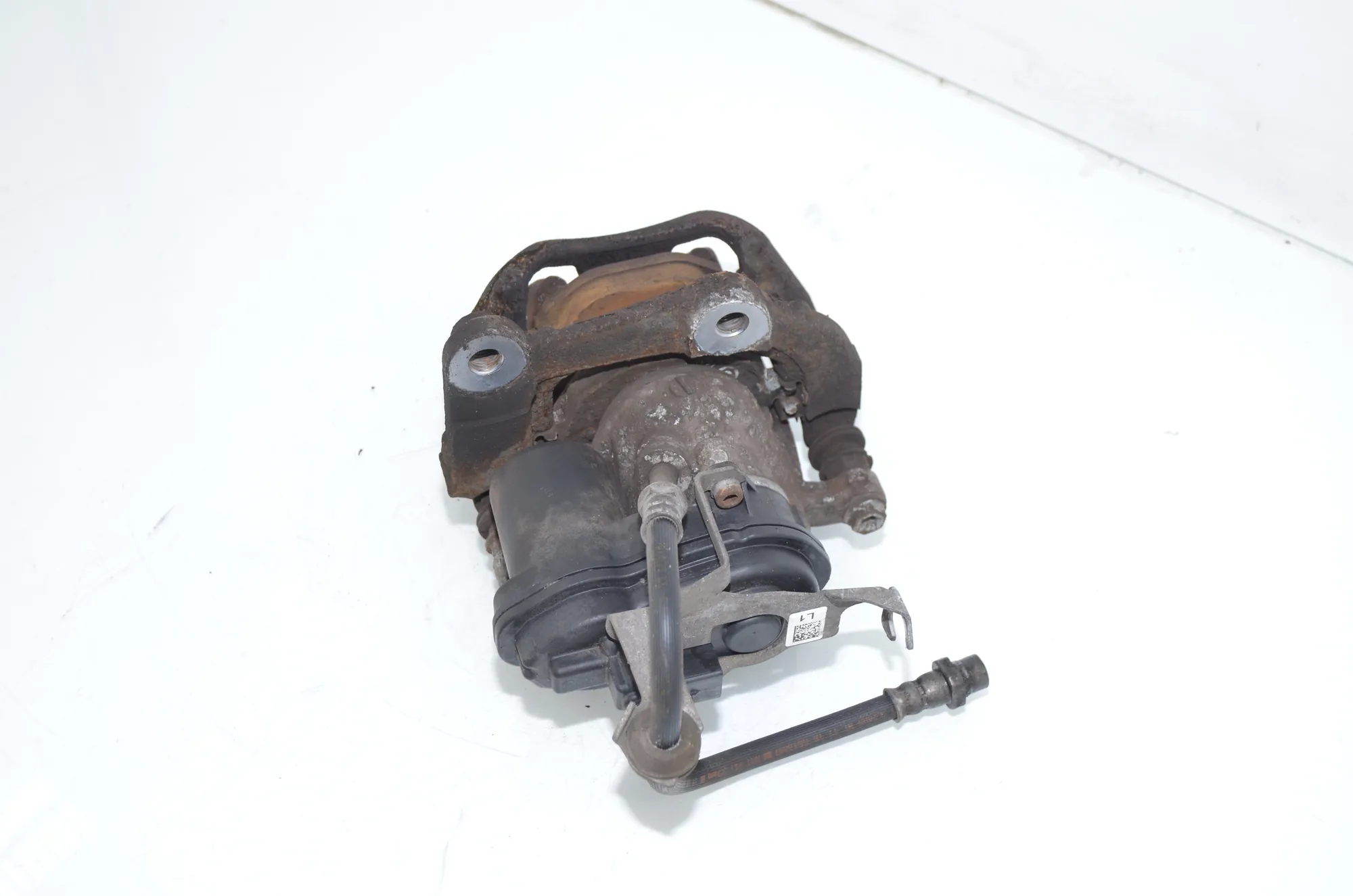 Rear Left Brake Caliper – OEM 6870575 · BMW 5 Touring (G31) (2017 - -) 520 d 2019 – 4
