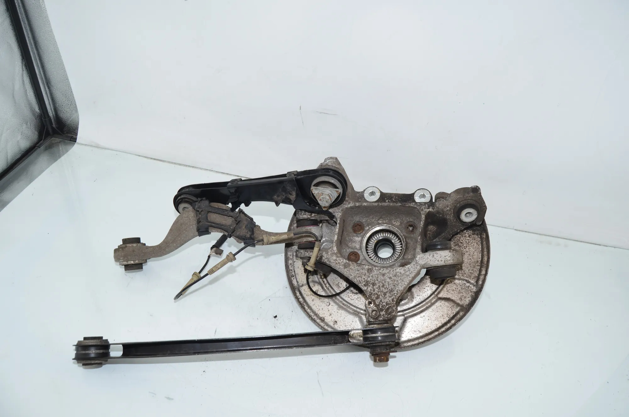 Rear Left Wheel Hub Spindle – OEM 6861137 · BMW 5 Touring (G31) (2017 - -) 520 d 2019 – 3