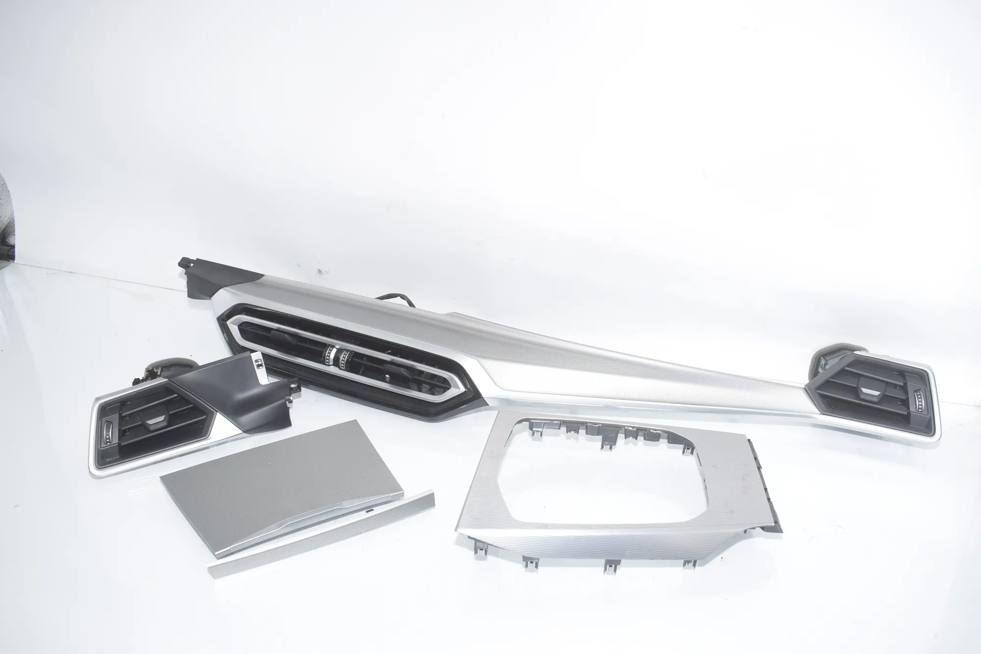 Interior Trim Strips Kit – OEM 6805796 · BMW i4 (G26) BMW i4 (G26) eDrive35 2023 – 2