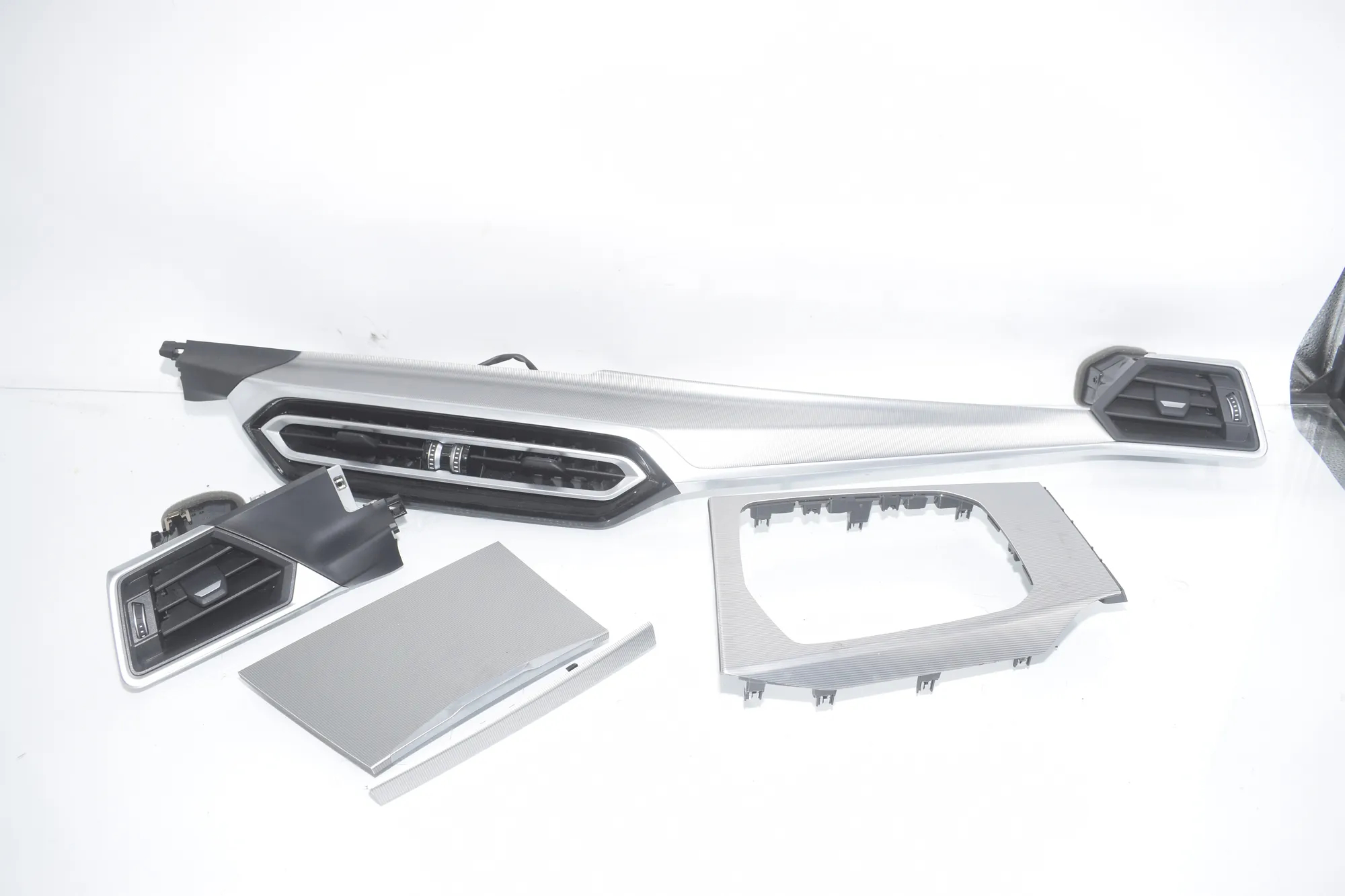 Interior Trim Strips Kit – OEM 6805796 · BMW i4 (G26) BMW i4 (G26) eDrive35 2023