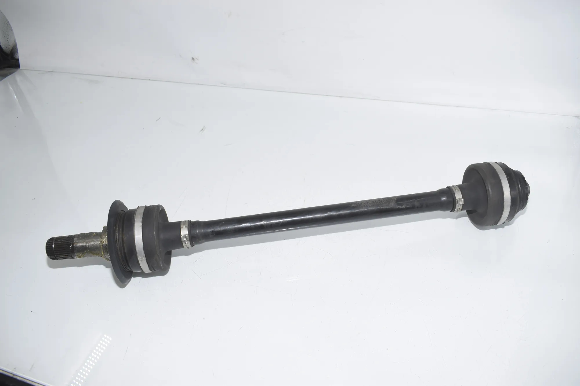 Rear Left Driveshaft – OEM 8664659 · BMW 5 (G30) (2016 - -) M 550 d xDrive 2020 – 3
