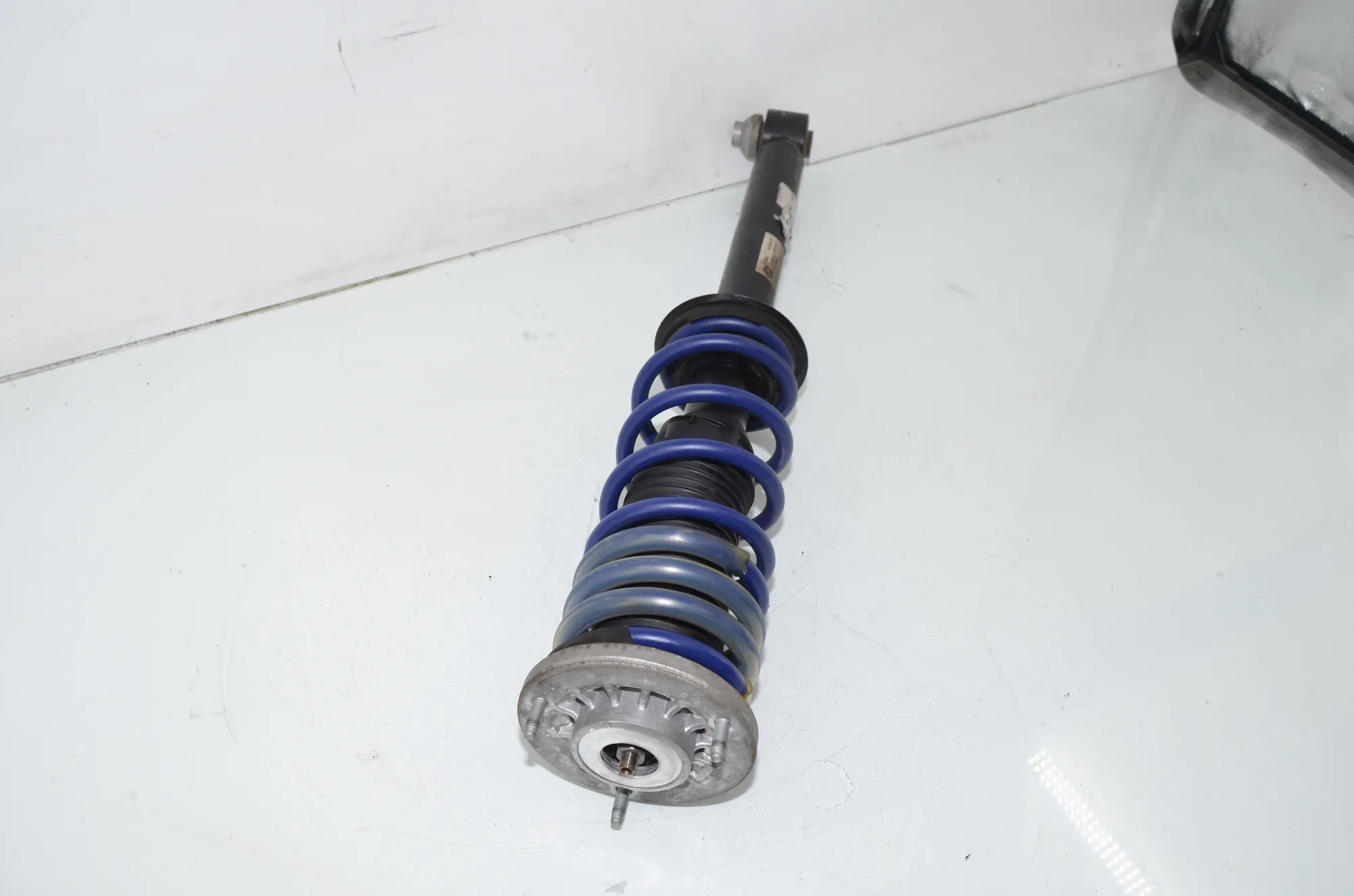 Rear Left Shock Absorber – OEM 6875620 · BMW 5 (G30) (2016 - -) M 550 d xDrive 2020 – 2