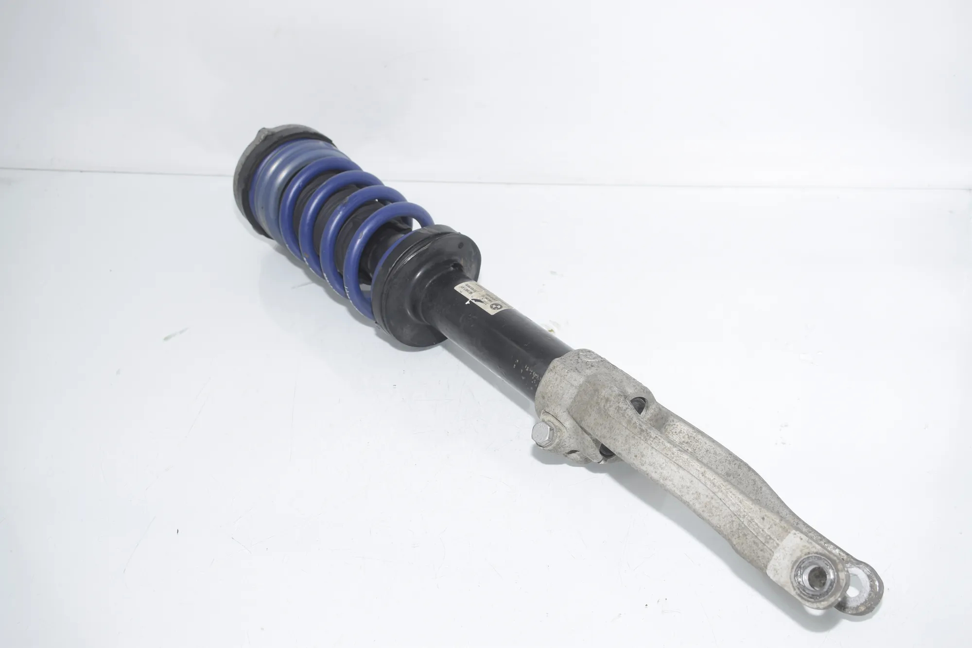 Front Left Shock Absorber – OEM 6875621 · BMW 5 (G30) (2016 - -) M 550 d xDrive 2020 – 2